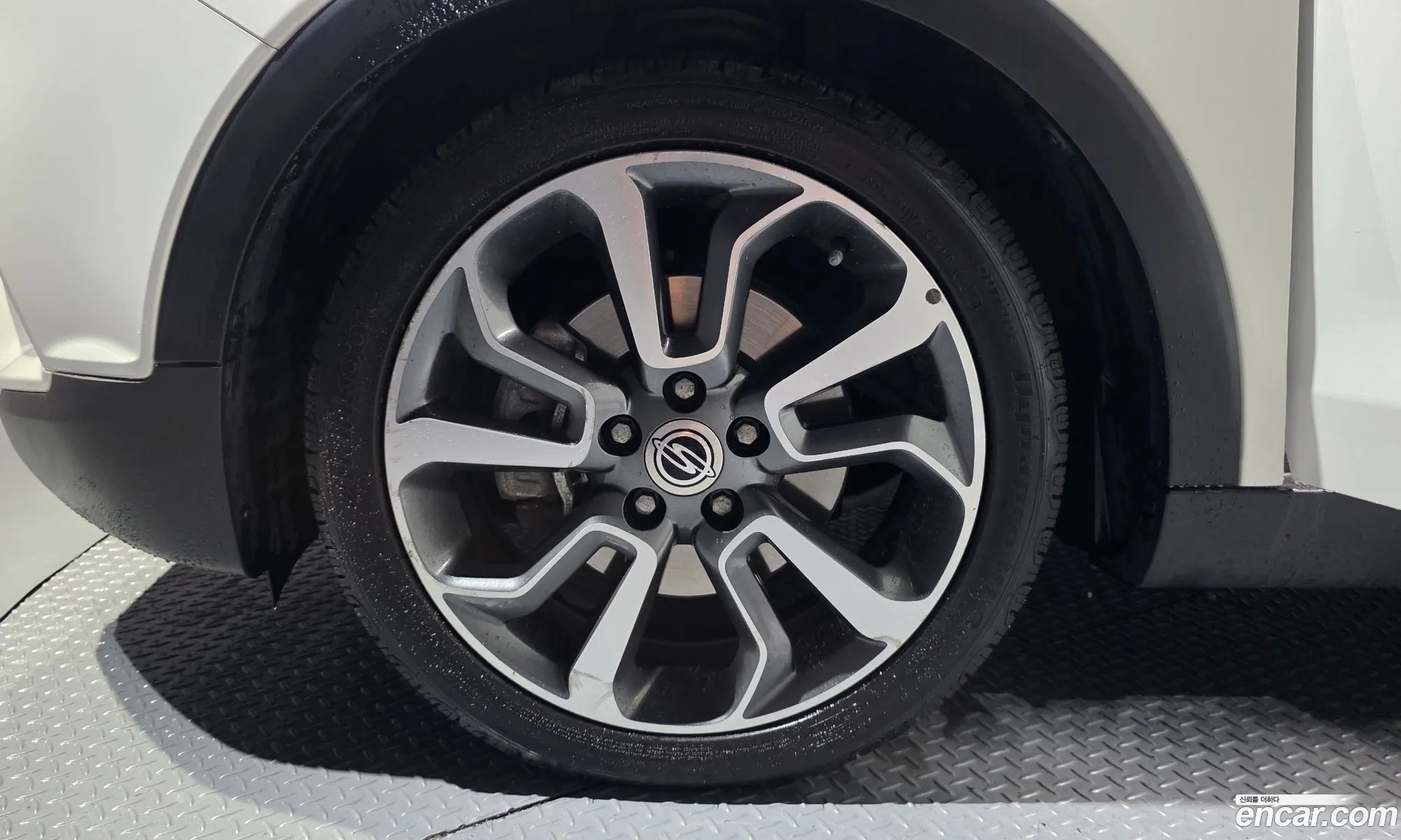 KG Mobility (SsangYong) Tivoli 2016 — 16