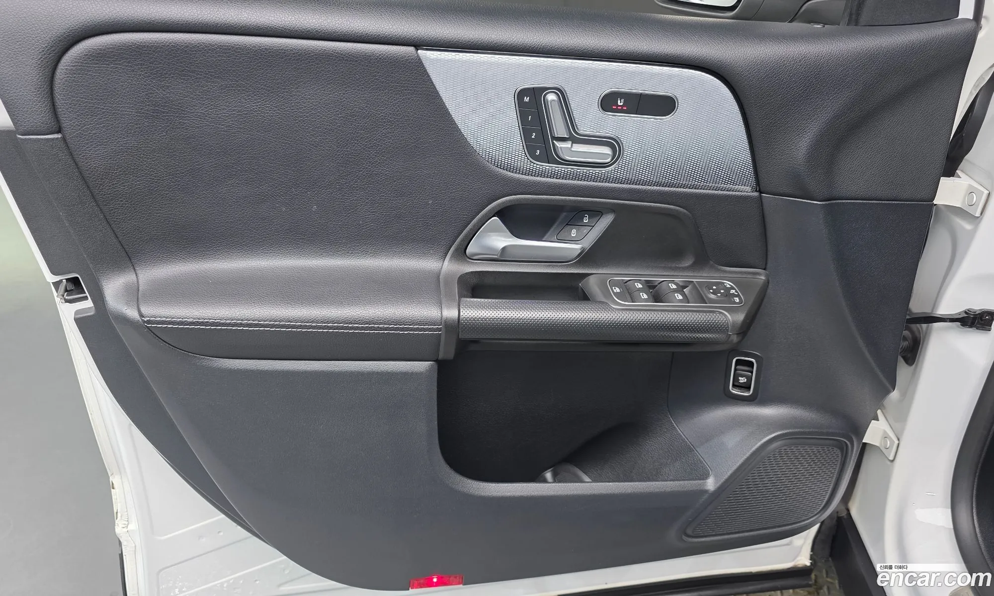 Mercedes-Benz GLB-Class X247 2021 — 18