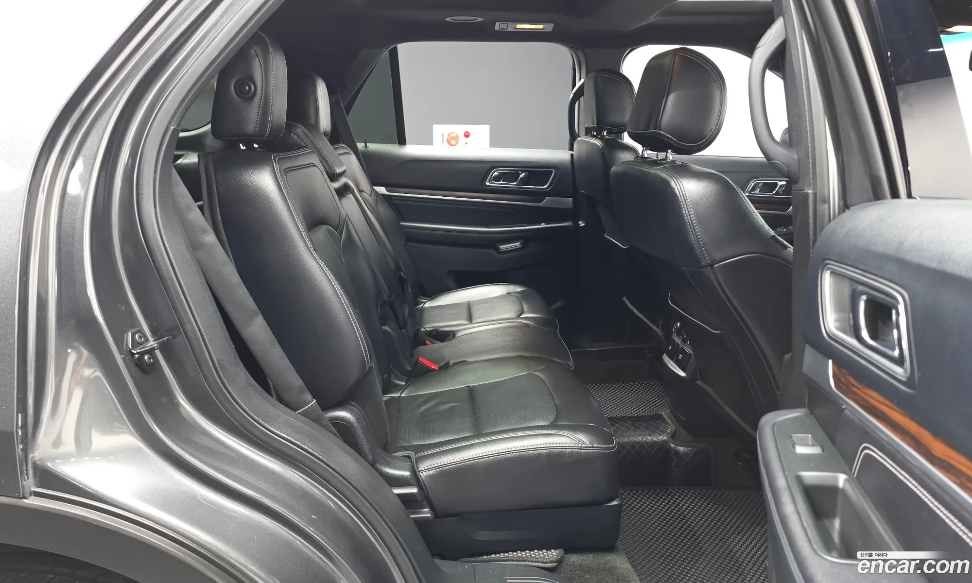 Ford Explorer 2016 1FM5K8FH5GGC18427 — 13