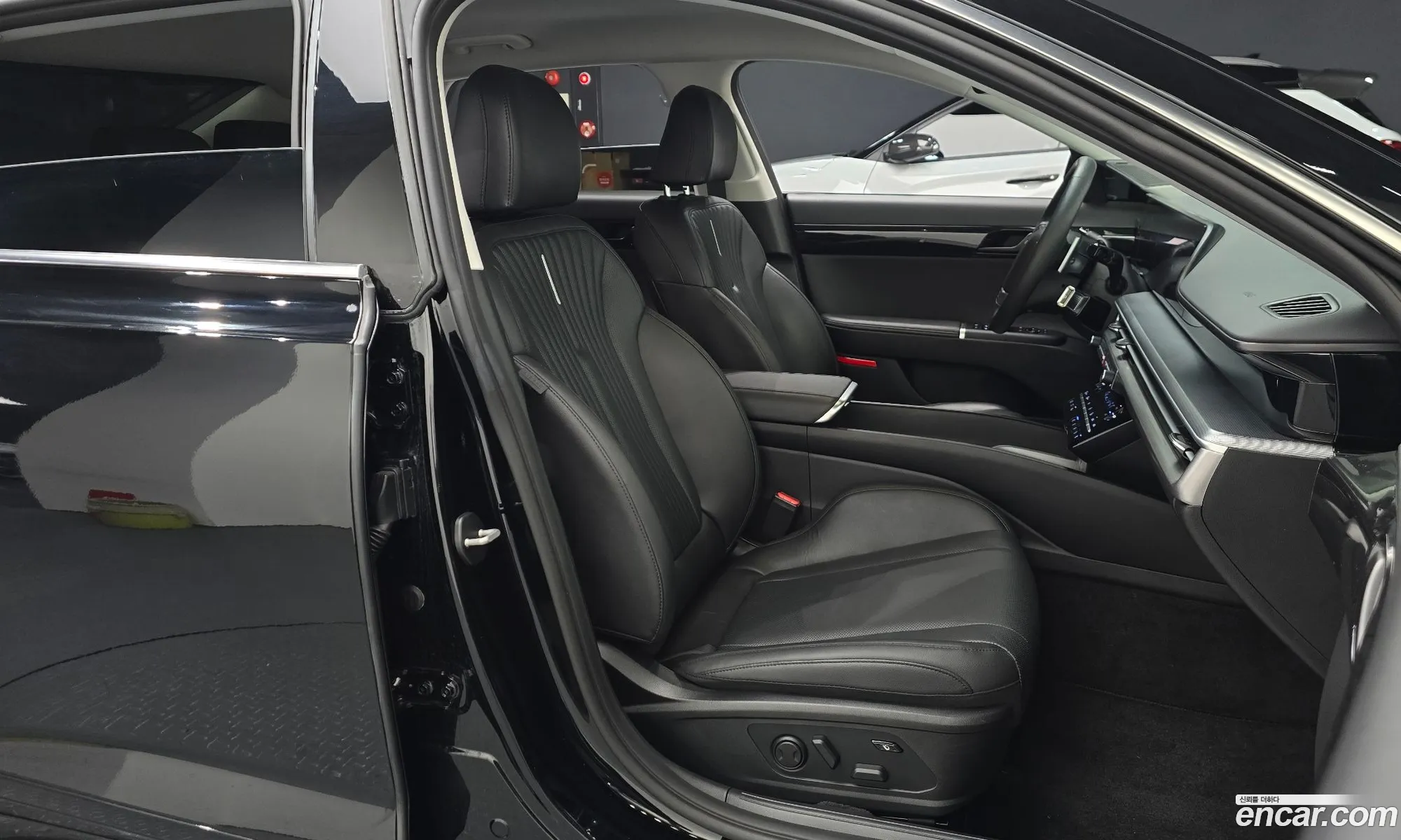 Hyundai Grandeur 2023 — 19