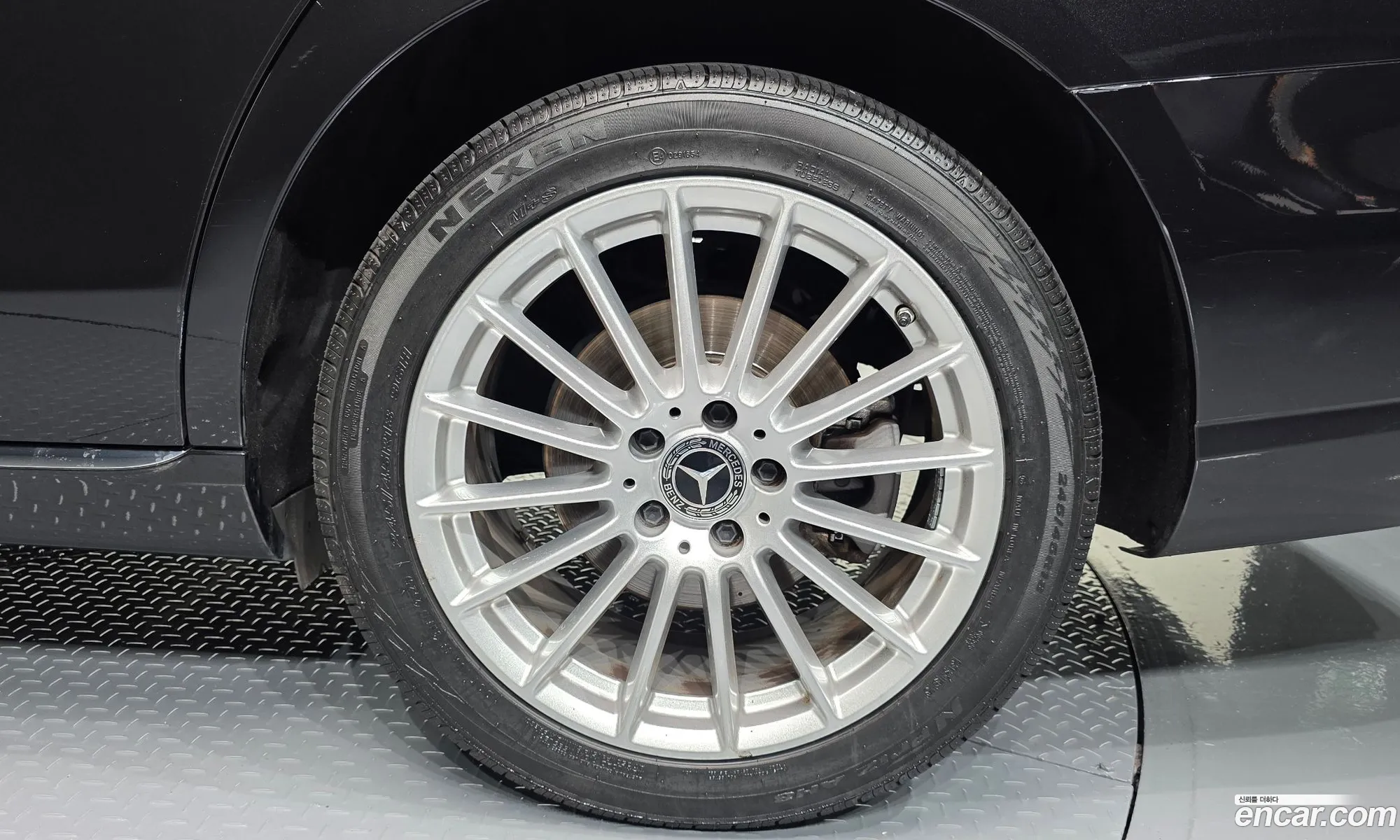 Mercedes-Benz E-Class W213 2022 — 28