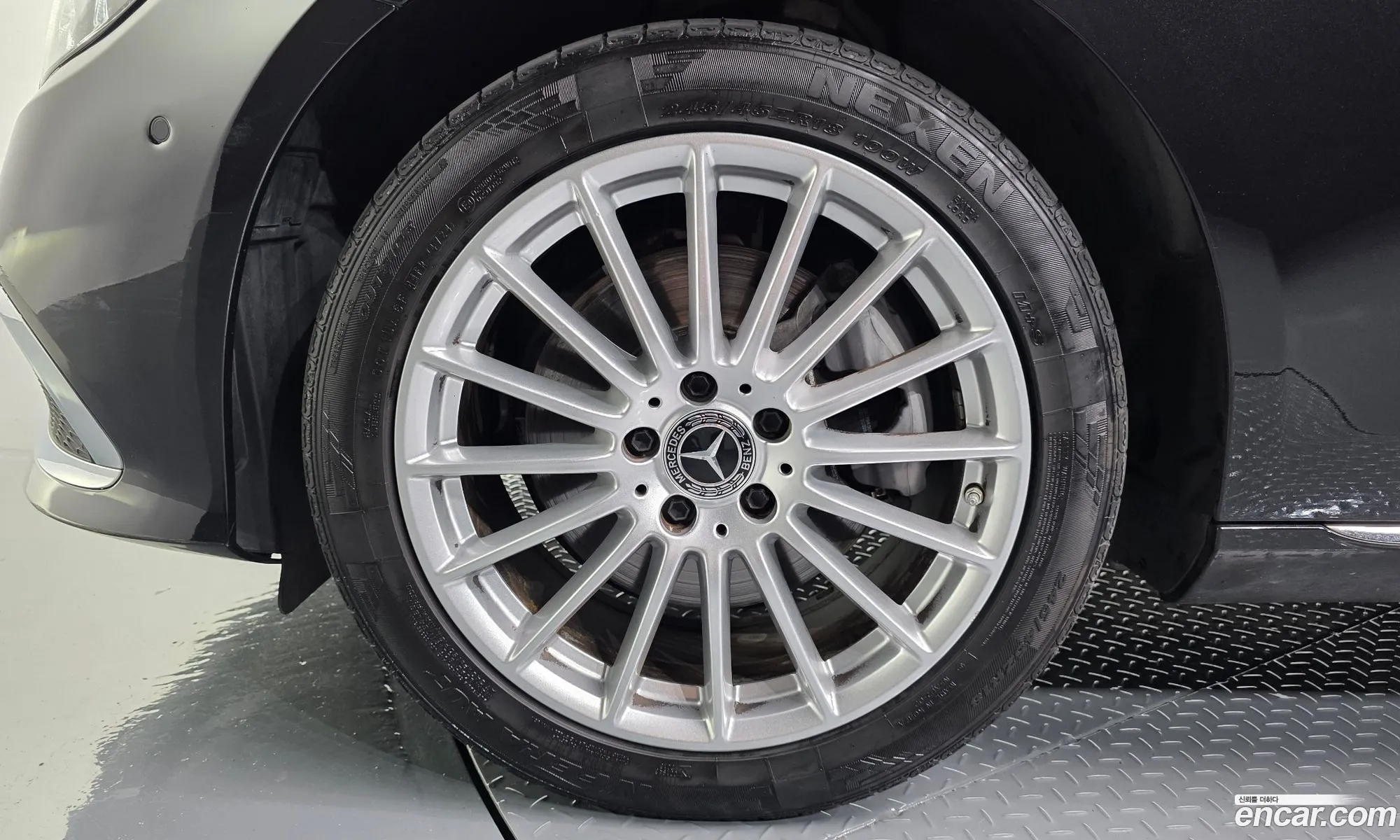 Mercedes-Benz E-Class W213 2022 — 32