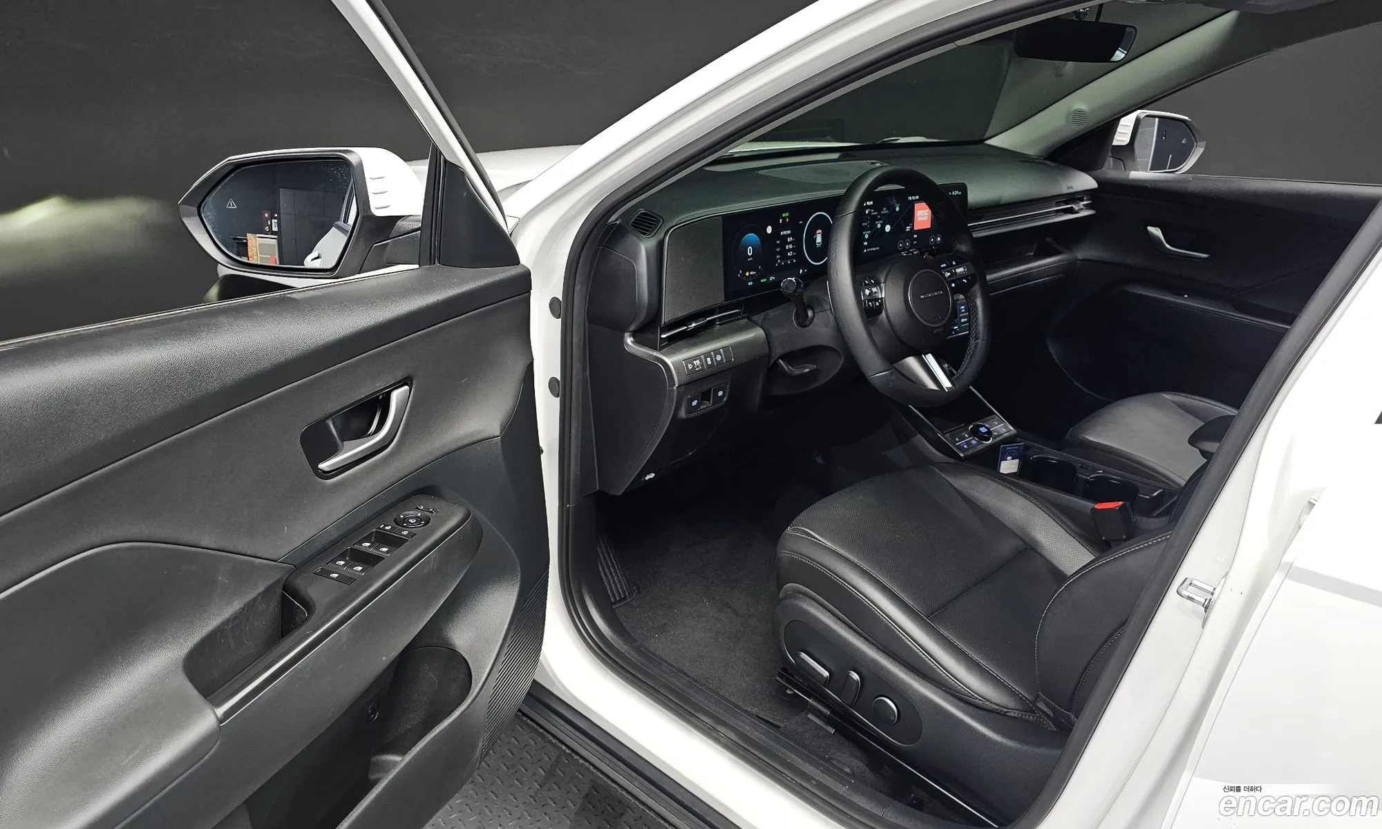 Hyundai Kona Hybrid 2023 — 13