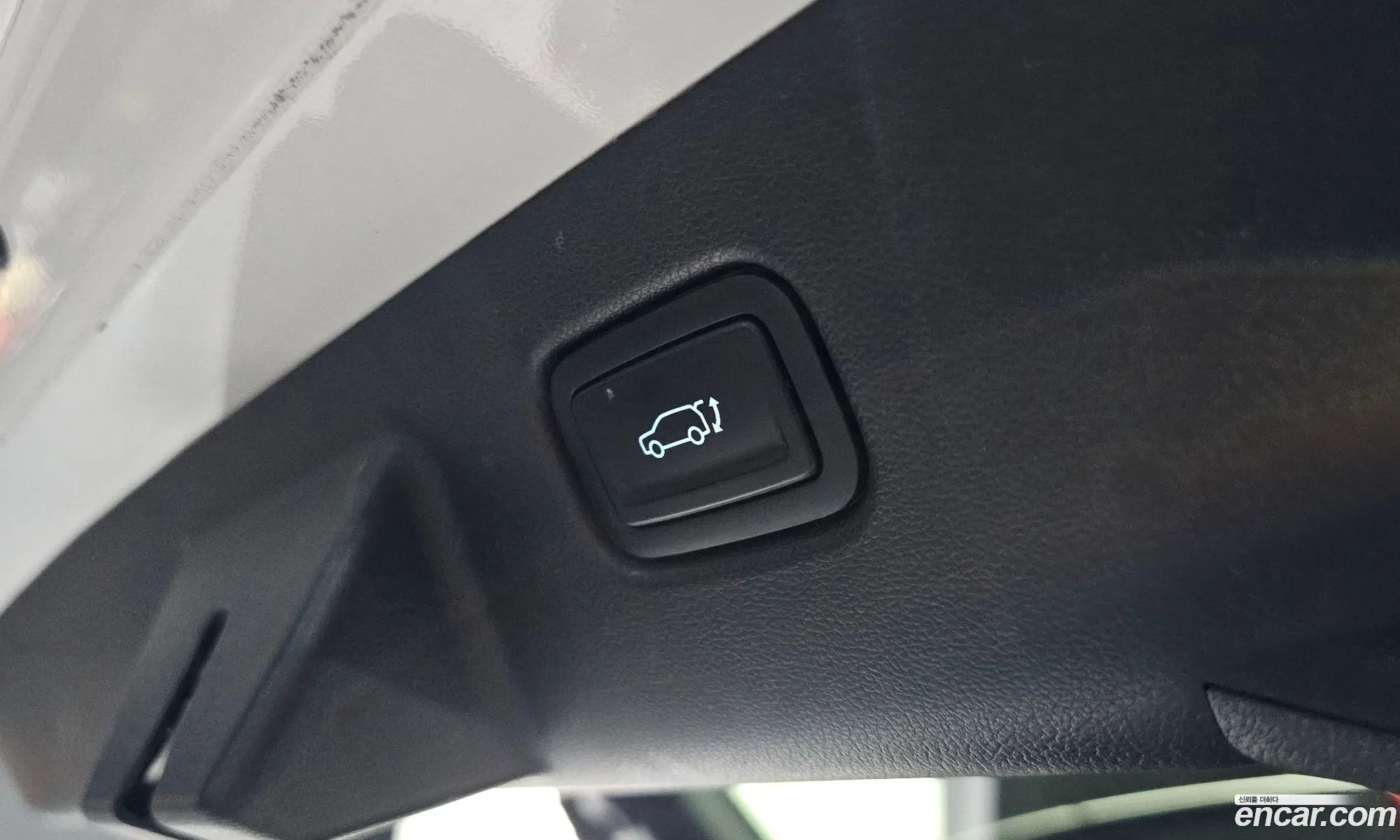 Hyundai Kona Hybrid 2023 — 14