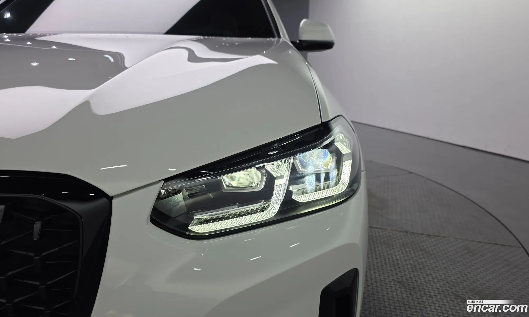 BMW X4 2025 — 32