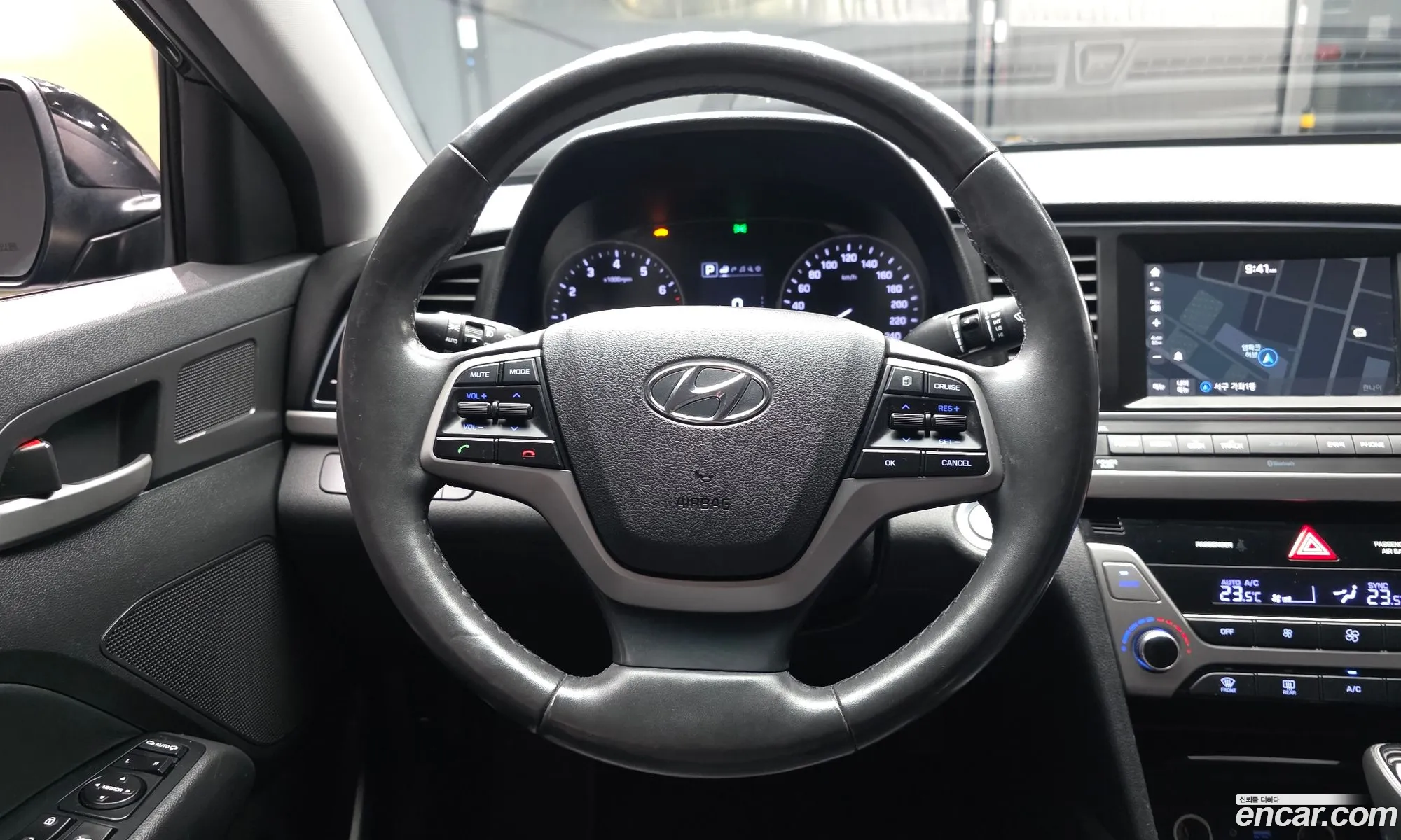 Hyundai Elantra AD 2015 — 14
