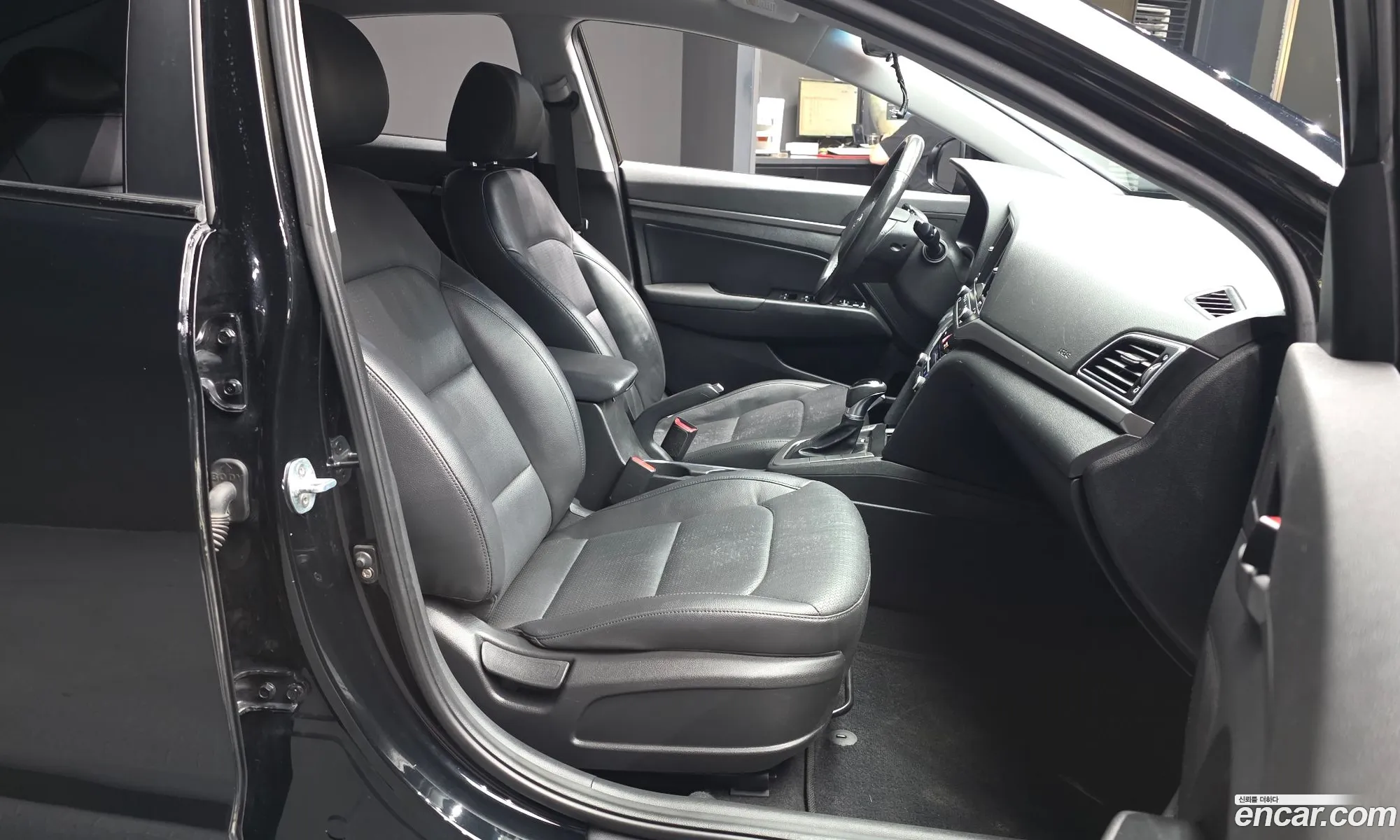 Hyundai Elantra AD 2015 — 6