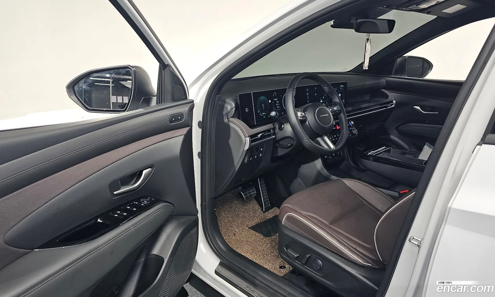 Hyundai Tucson Hybrid 2025 — 24