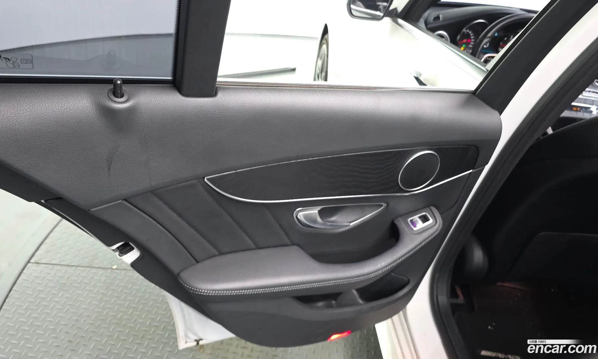 Mercedes-Benz C-Class W205 2019 — 30