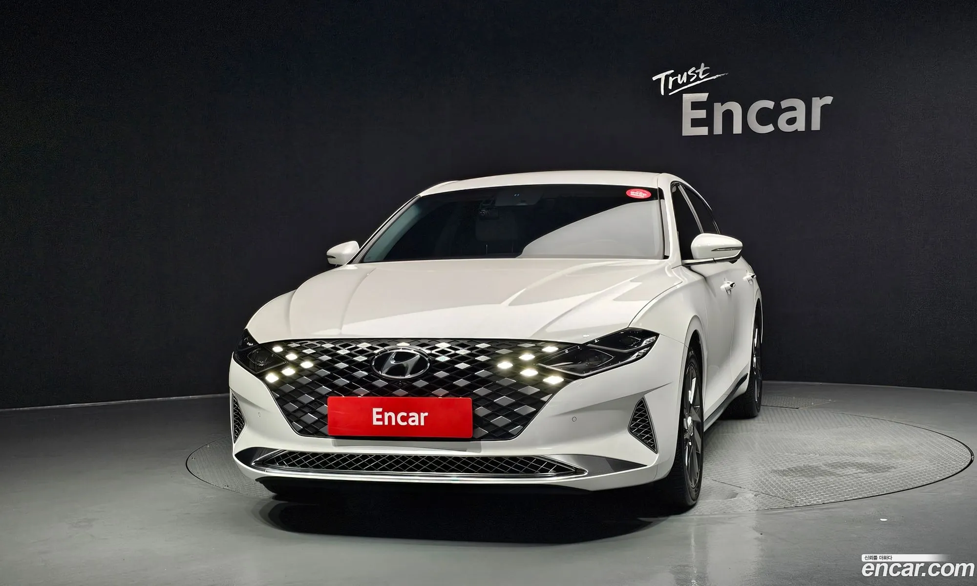 Hyundai Grandeur IG Hybrid 2019 — 24