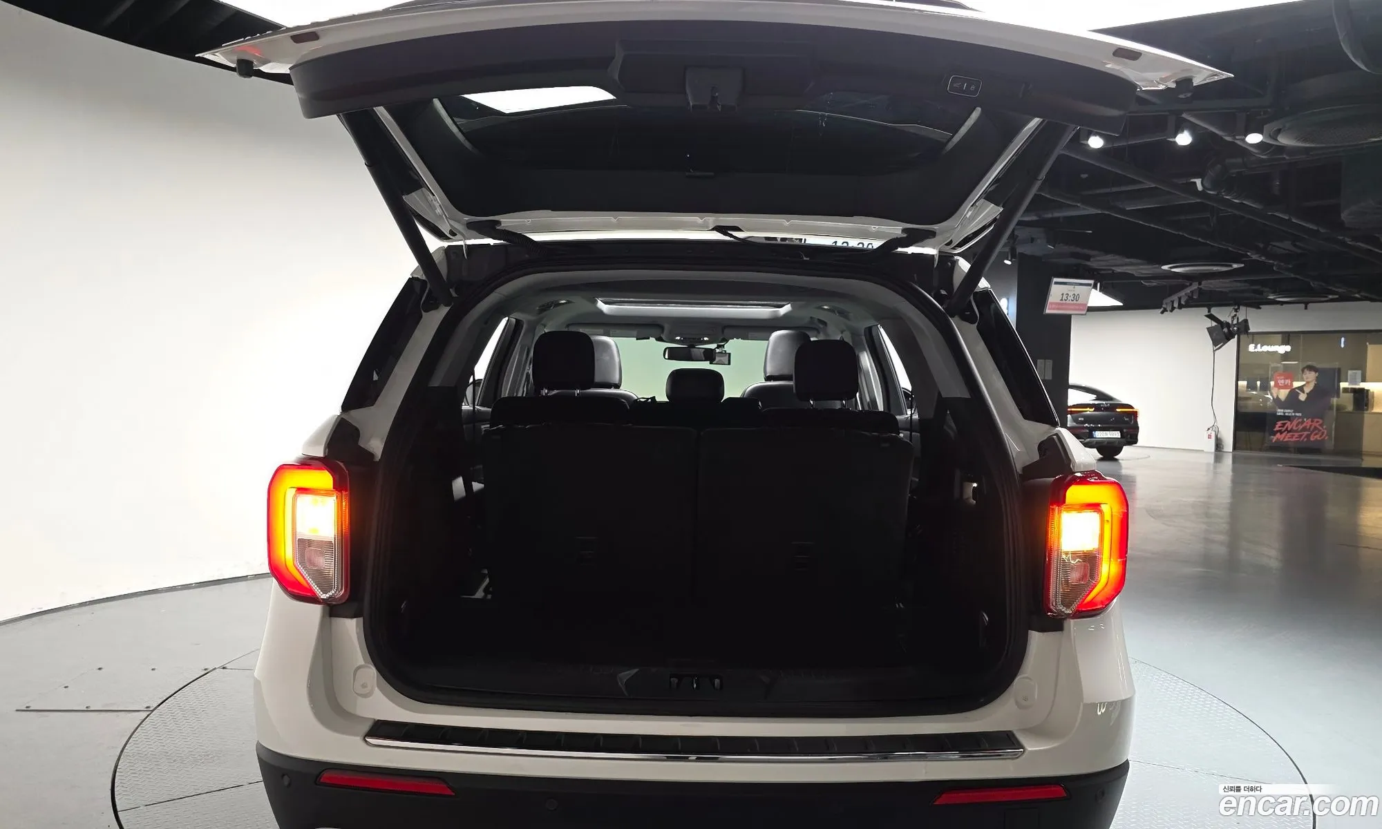 Ford Explorer 6th Gen 2023 1FMSK8FH9PGB54086 — 32