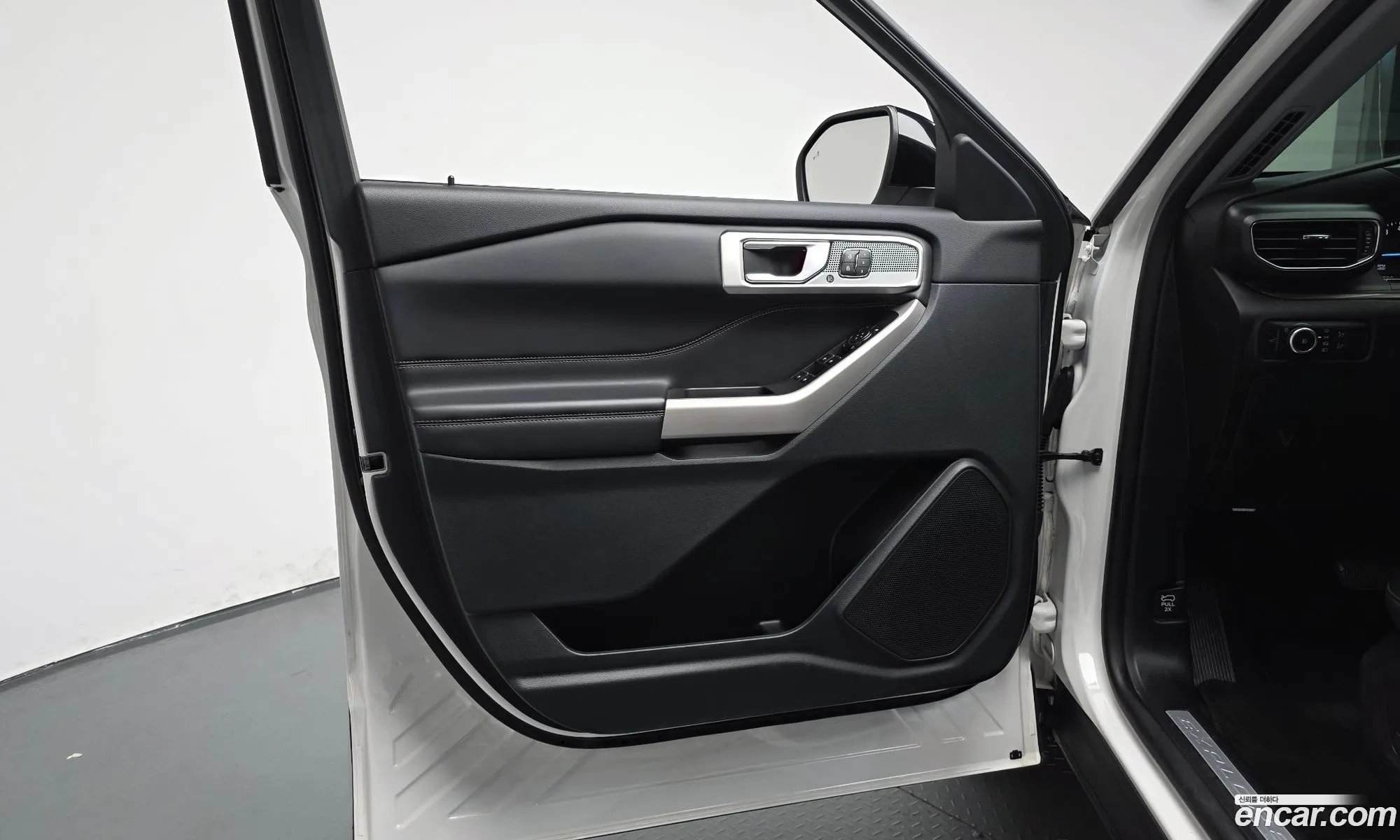Ford Explorer 6th Gen 2023 1FMSK8FH9PGB54086 — 7
