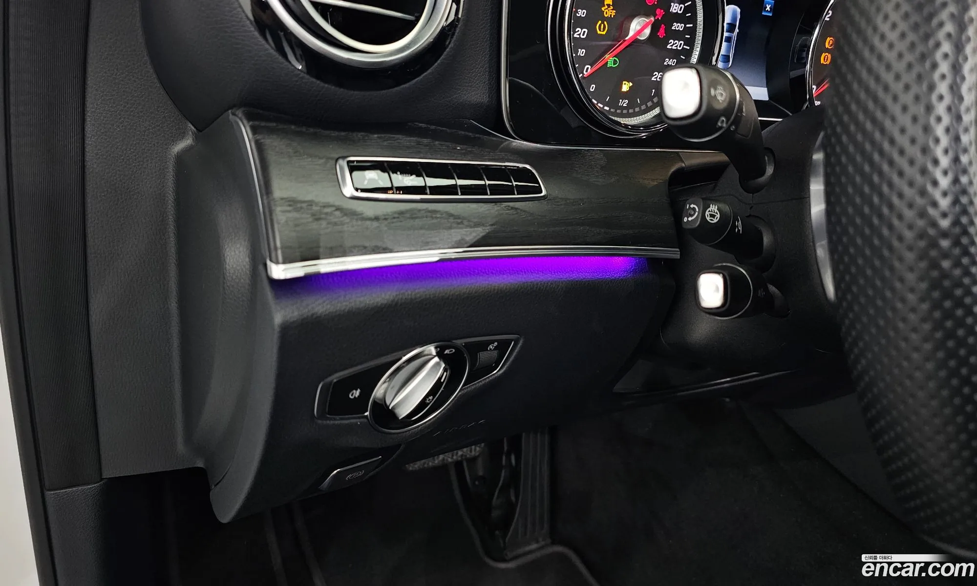 Mercedes-Benz E-Class W213 2018 WDDZF0EB3JA401107 — 10