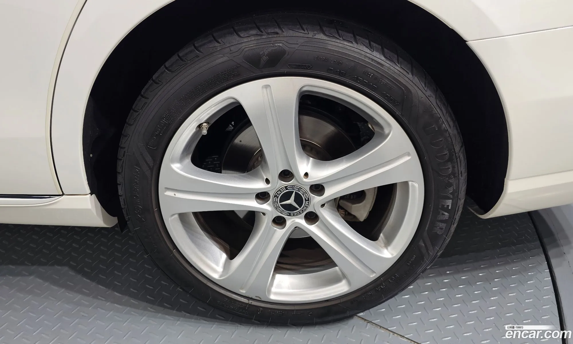 Mercedes-Benz E-Class W213 2018 WDDZF0EB3JA401107 — 5
