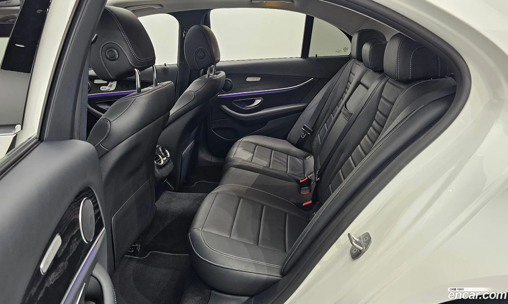 Mercedes-Benz E-Class W213 2018 WDDZF0EB3JA401107 — 9