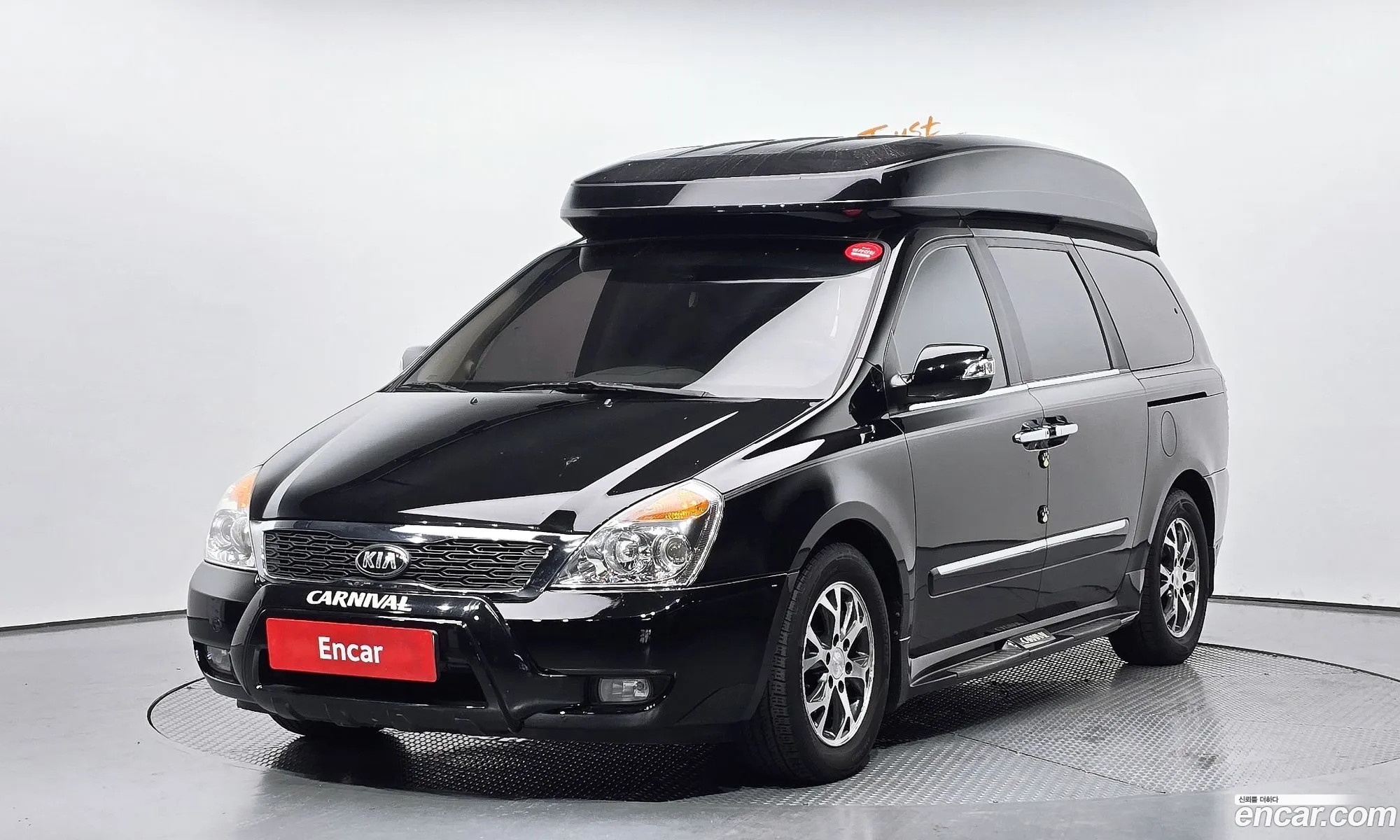 Kia Carnival R 2013 — 14