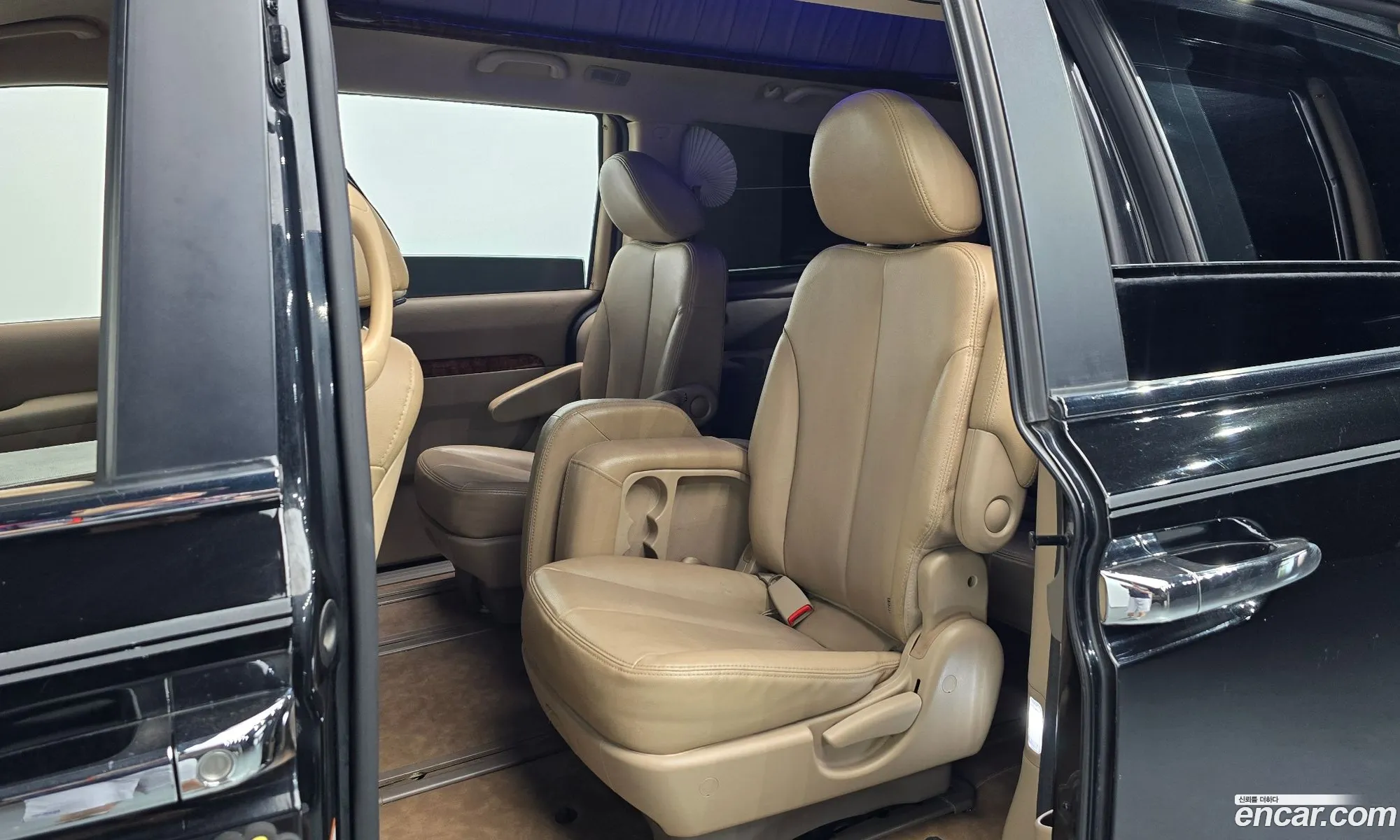Kia Carnival R 2013 — 20