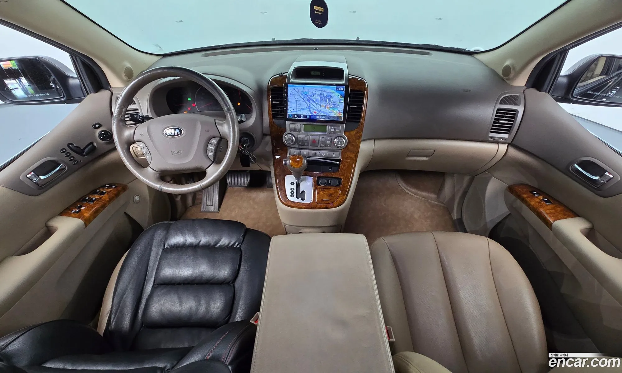 Kia Carnival R 2013 — 18