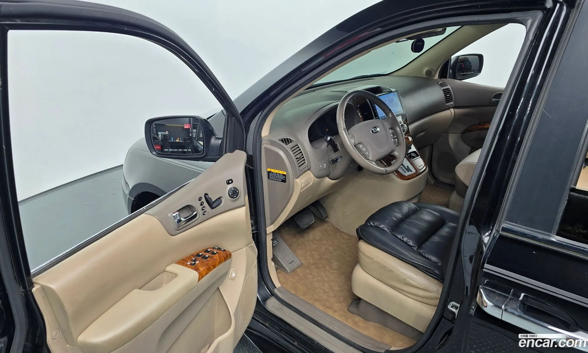 Kia Carnival R 2013 — 19