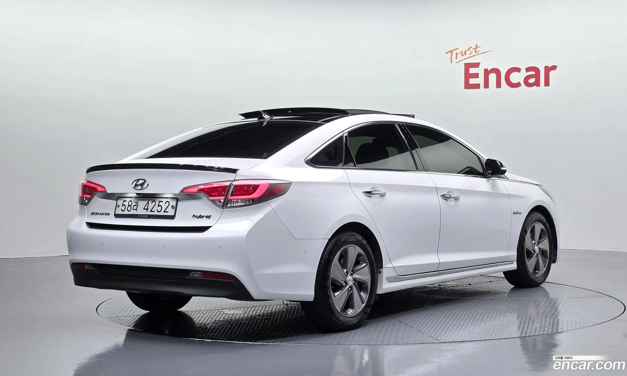 Hyundai LF Sonata Hybrid 2017 — 4
