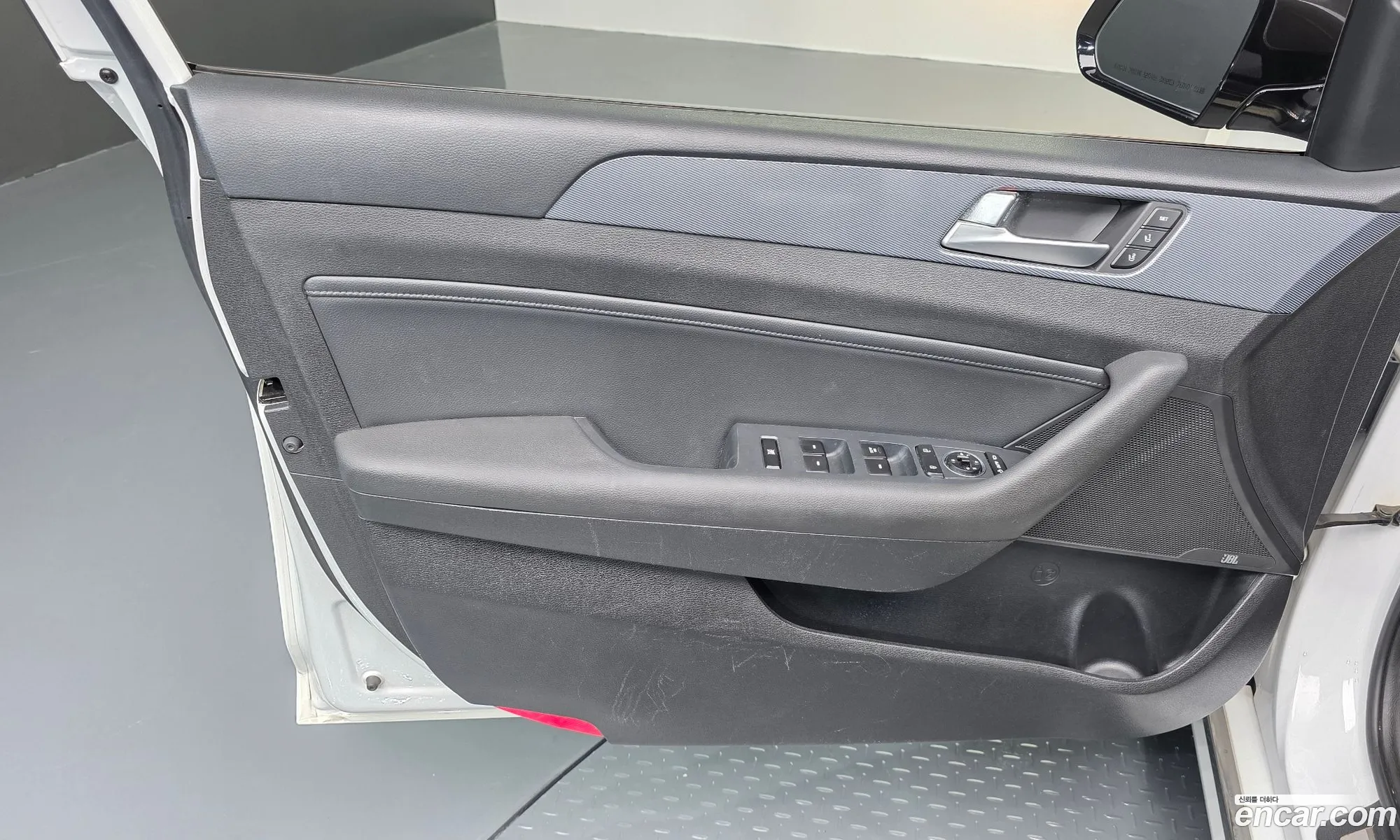 Hyundai LF Sonata Hybrid 2017 — 21