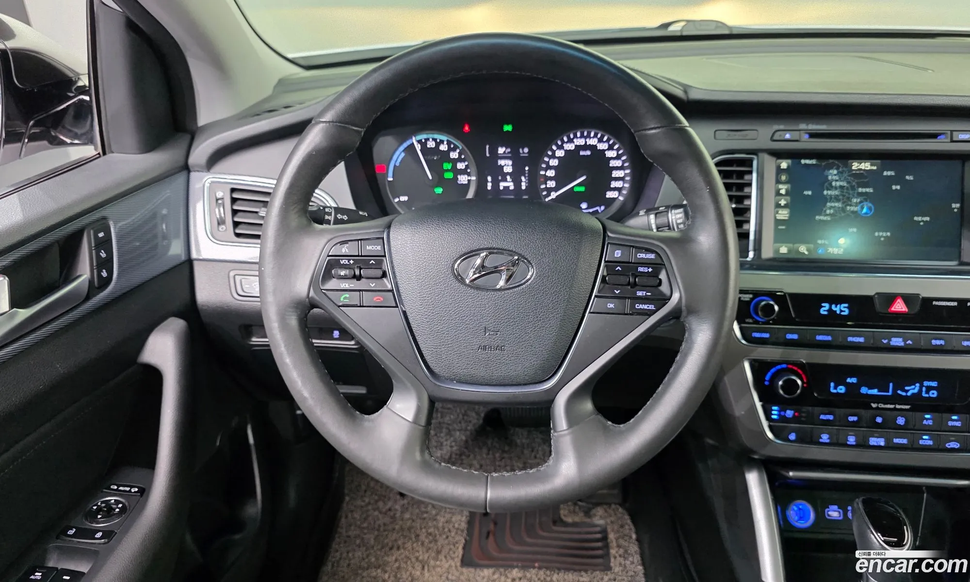 Hyundai LF Sonata Hybrid 2017 — 32