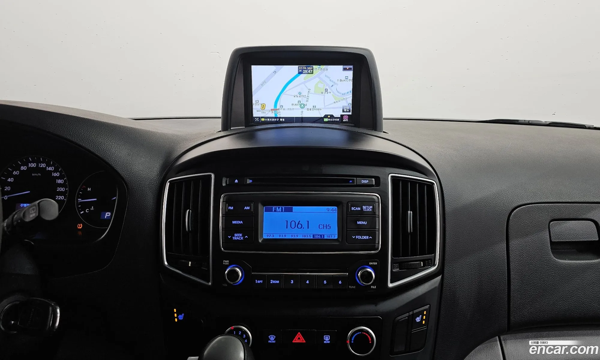Hyundai Grand Starex 2017 — 19