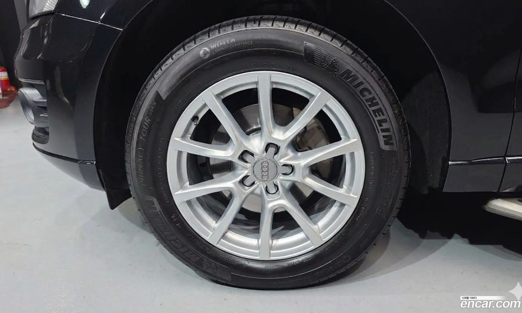 Audi Q5 2012 WAUZZZ8R2CA055548 — 3