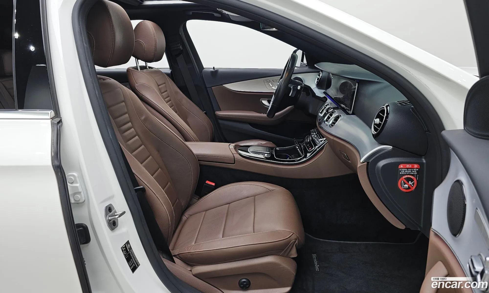 Mercedes-Benz E-Class W213 2020 — 29