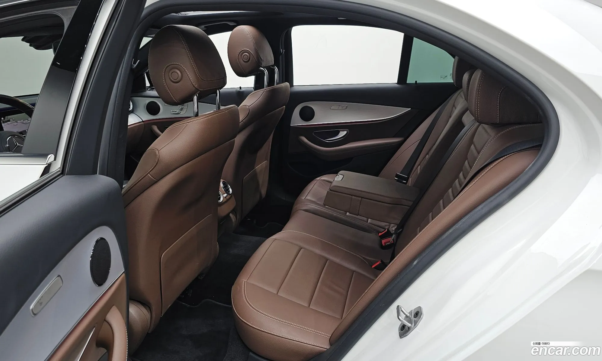 Mercedes-Benz E-Class W213 2020 — 19