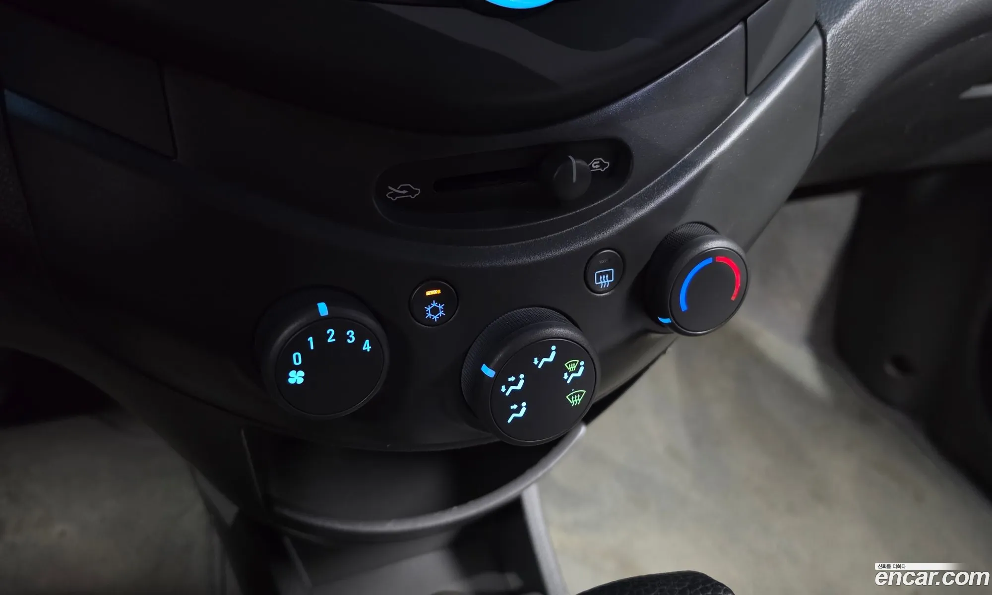Chevrolet (GM Daewoo) Spark 2012 — 32
