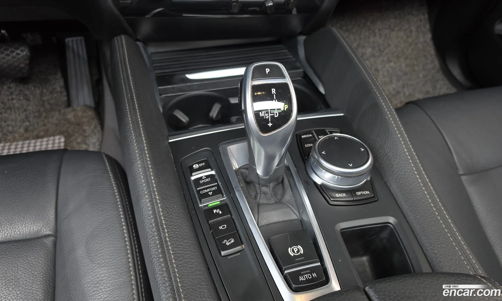 BMW X6 2018 WBAKV210XJ0Y40175 — 17