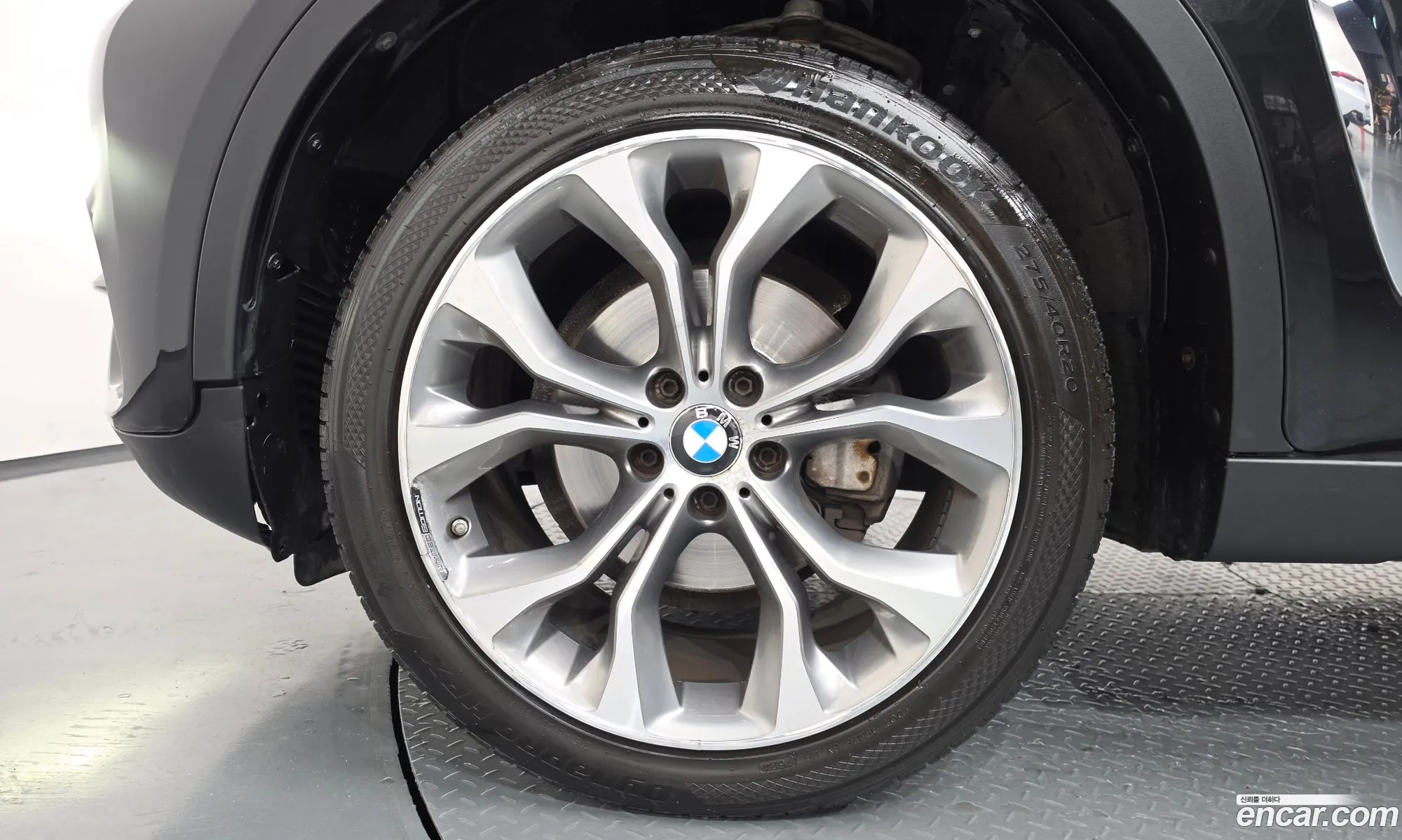 BMW X6 2018 WBAKV210XJ0Y40175 — 19