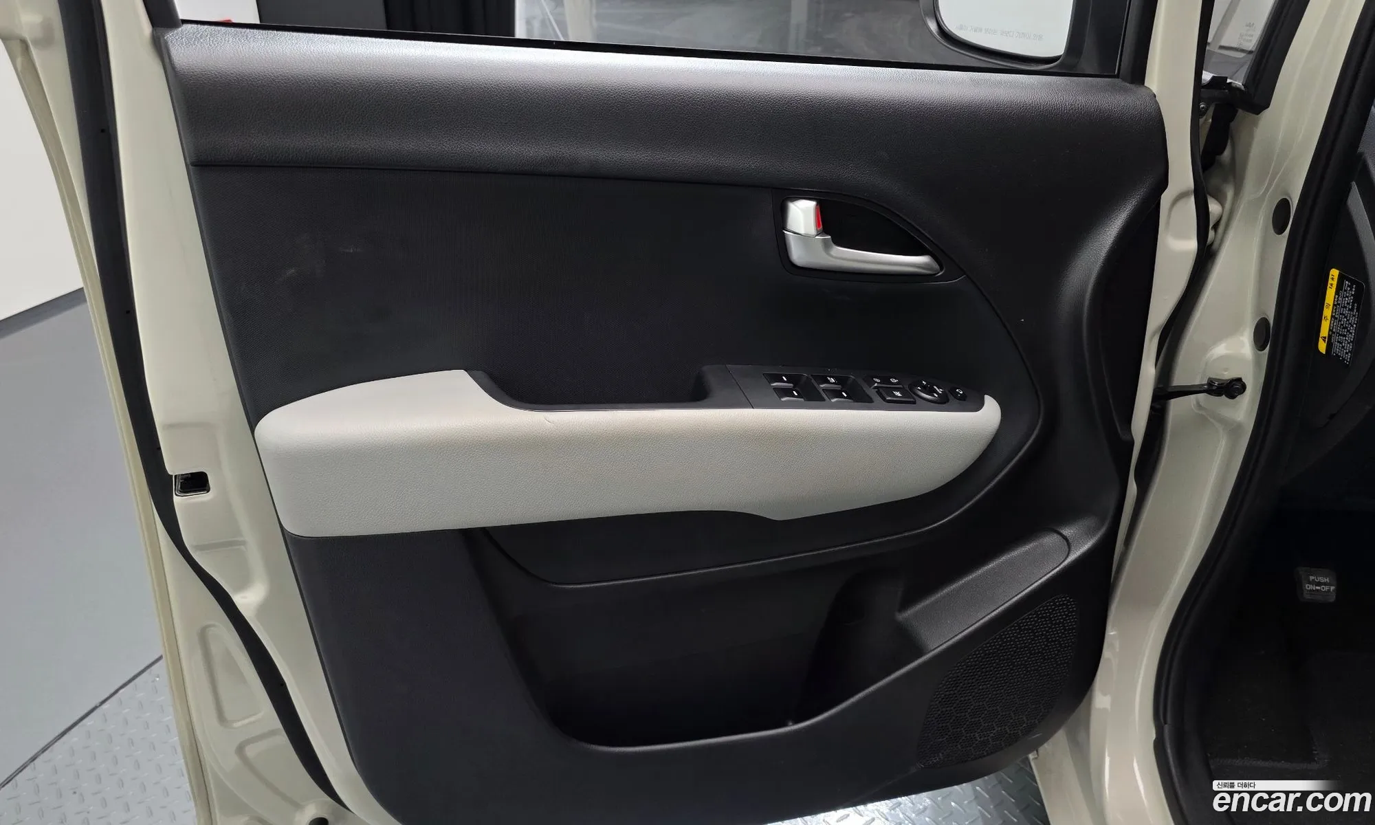 Kia Kia Ray 2023 — 24