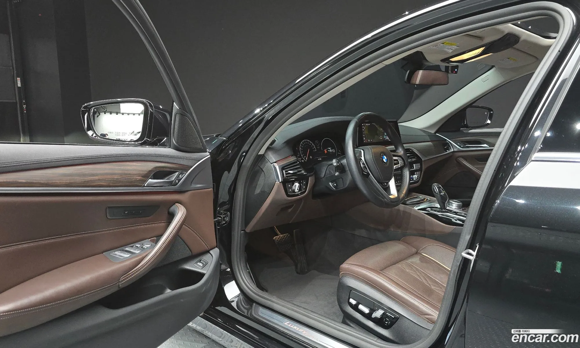 BMW 5 Series 2019 WBAJF3101KWW48110 — 31