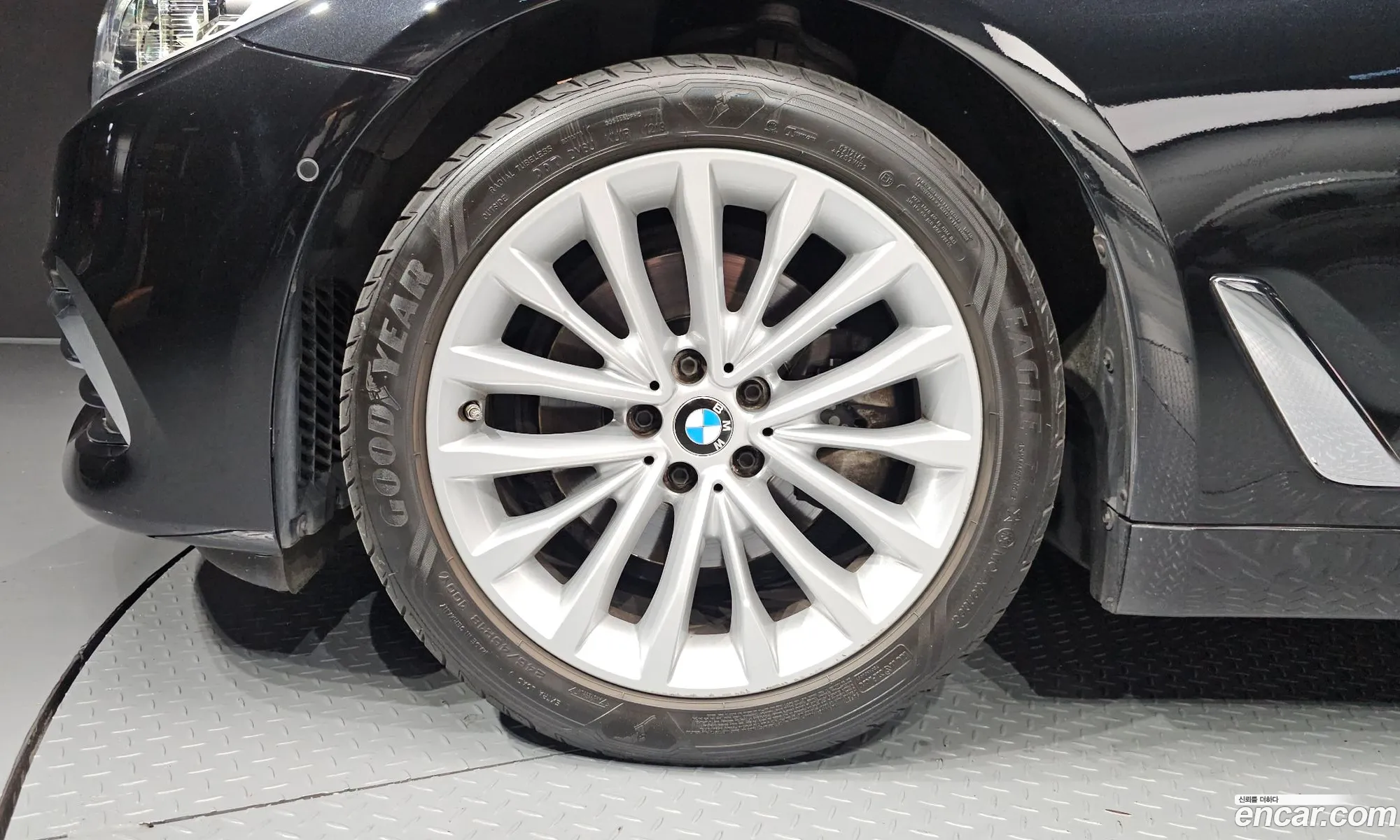 BMW 5 Series 2019 WBAJF3101KWW48110 — 23