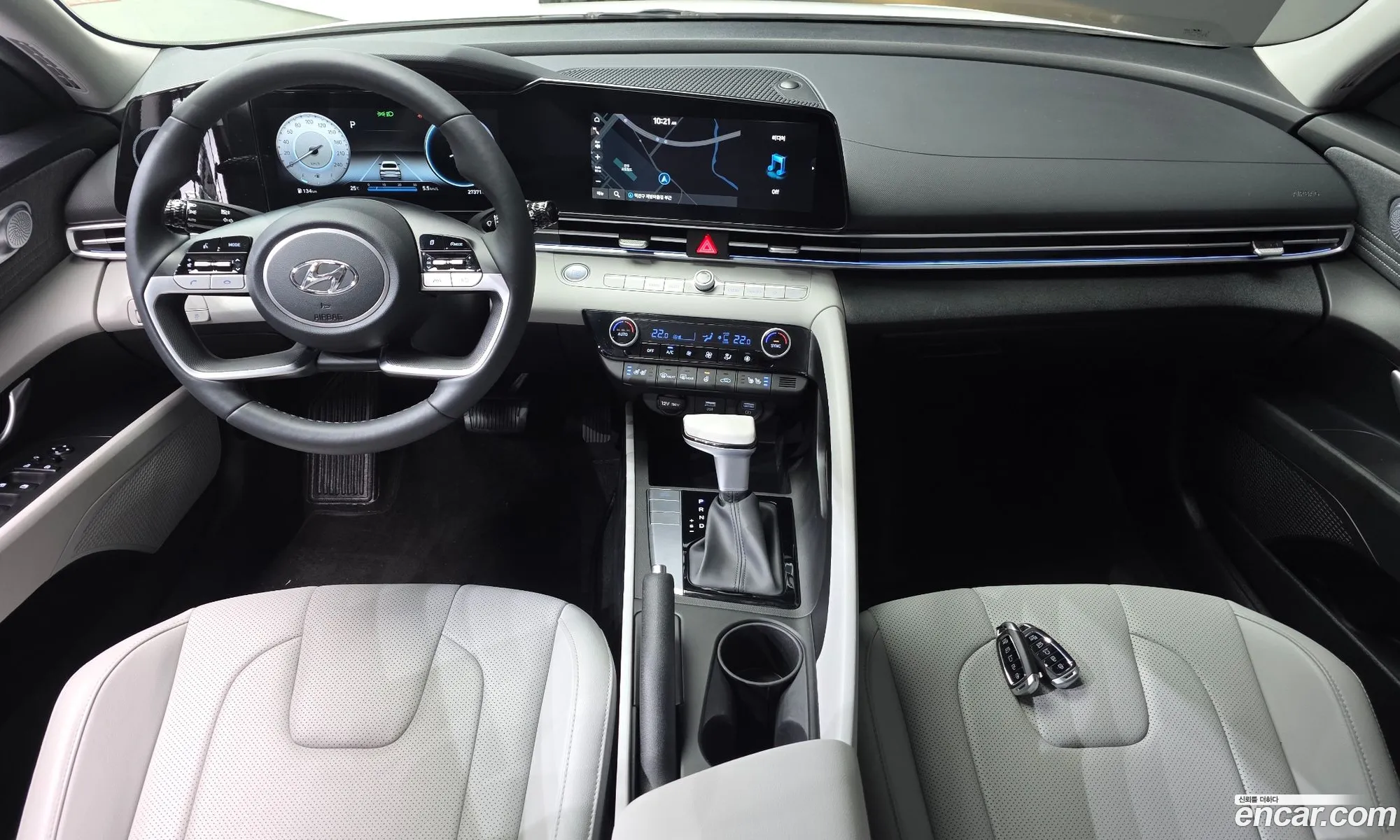 Hyundai Elantra 2022 — 16