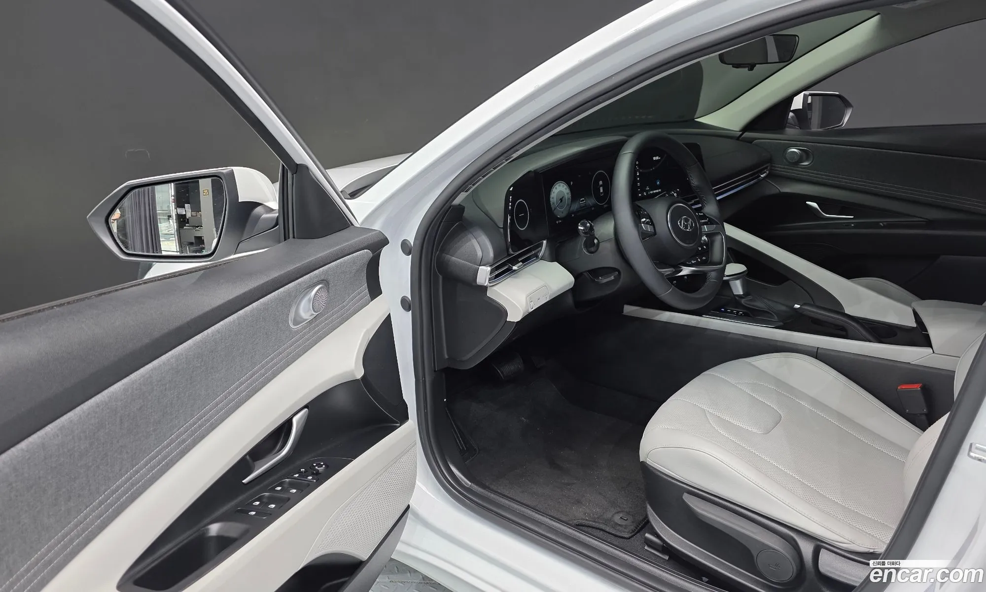 Hyundai Elantra 2022 — 8
