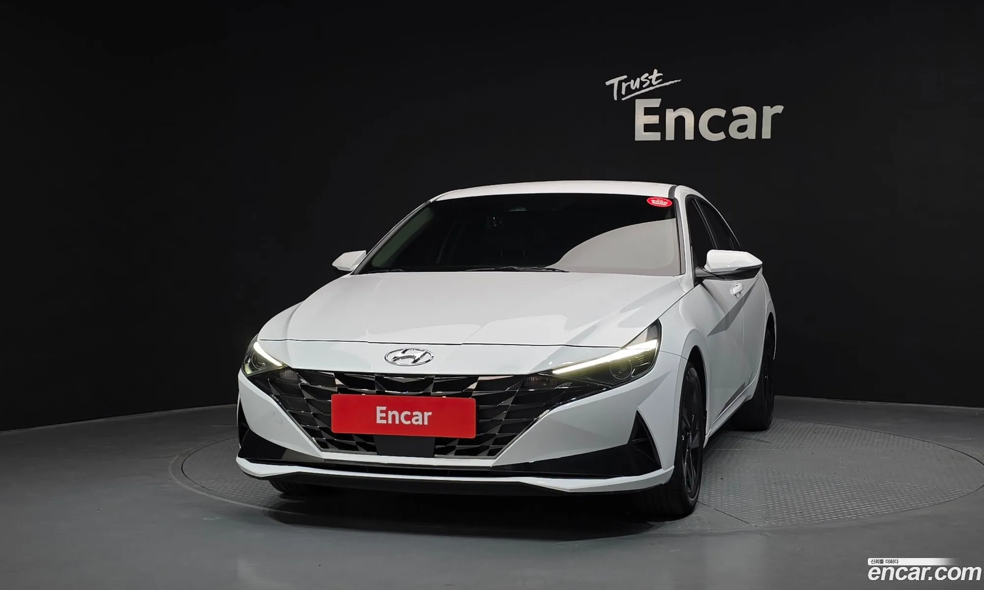 Hyundai Elantra 2022 — 17