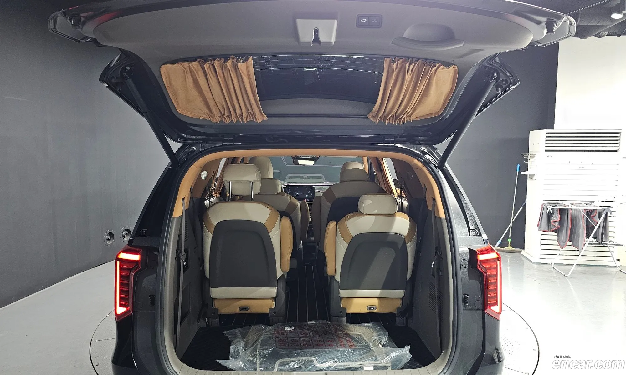 Kia Carnival 2024 — 17