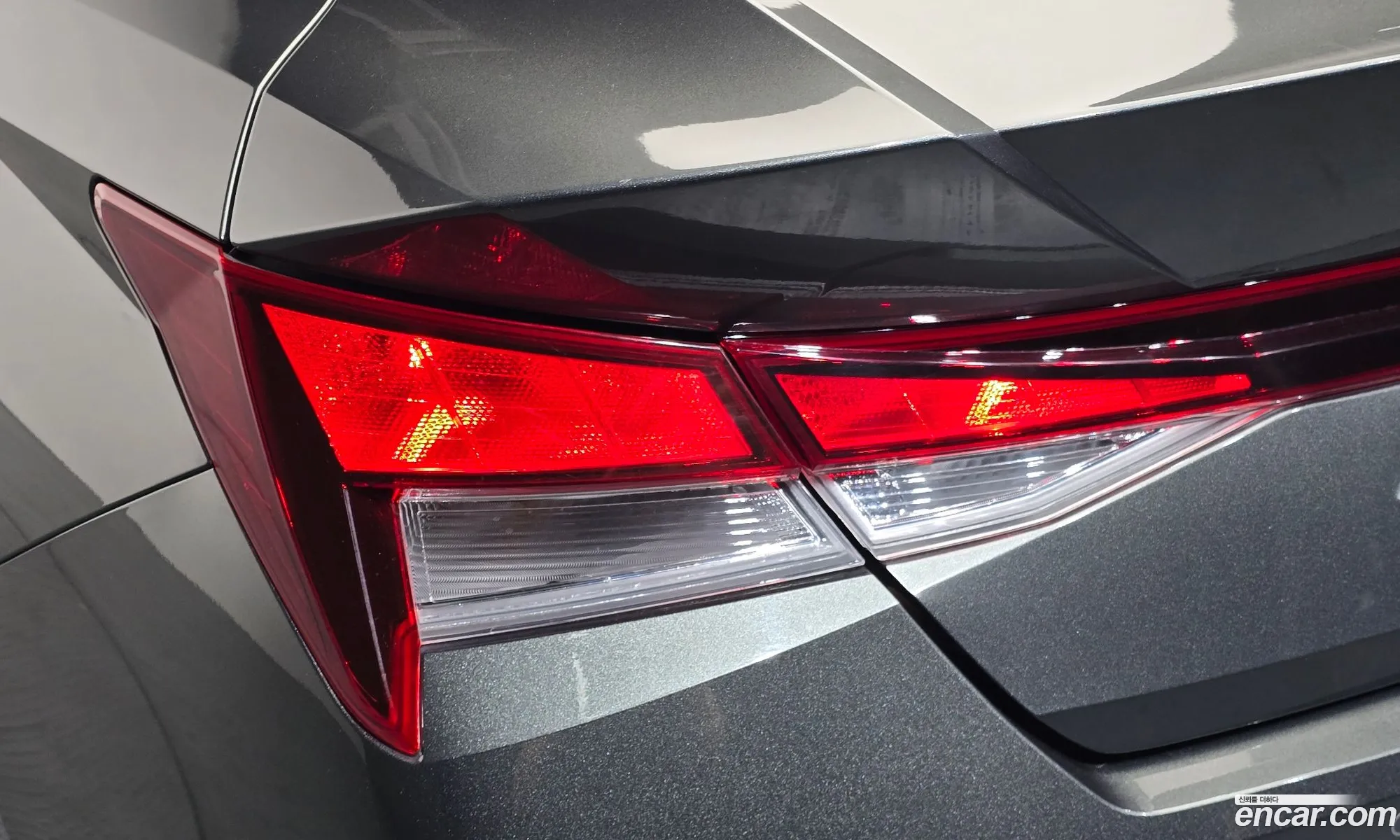 Hyundai Elantra 2021 — 17