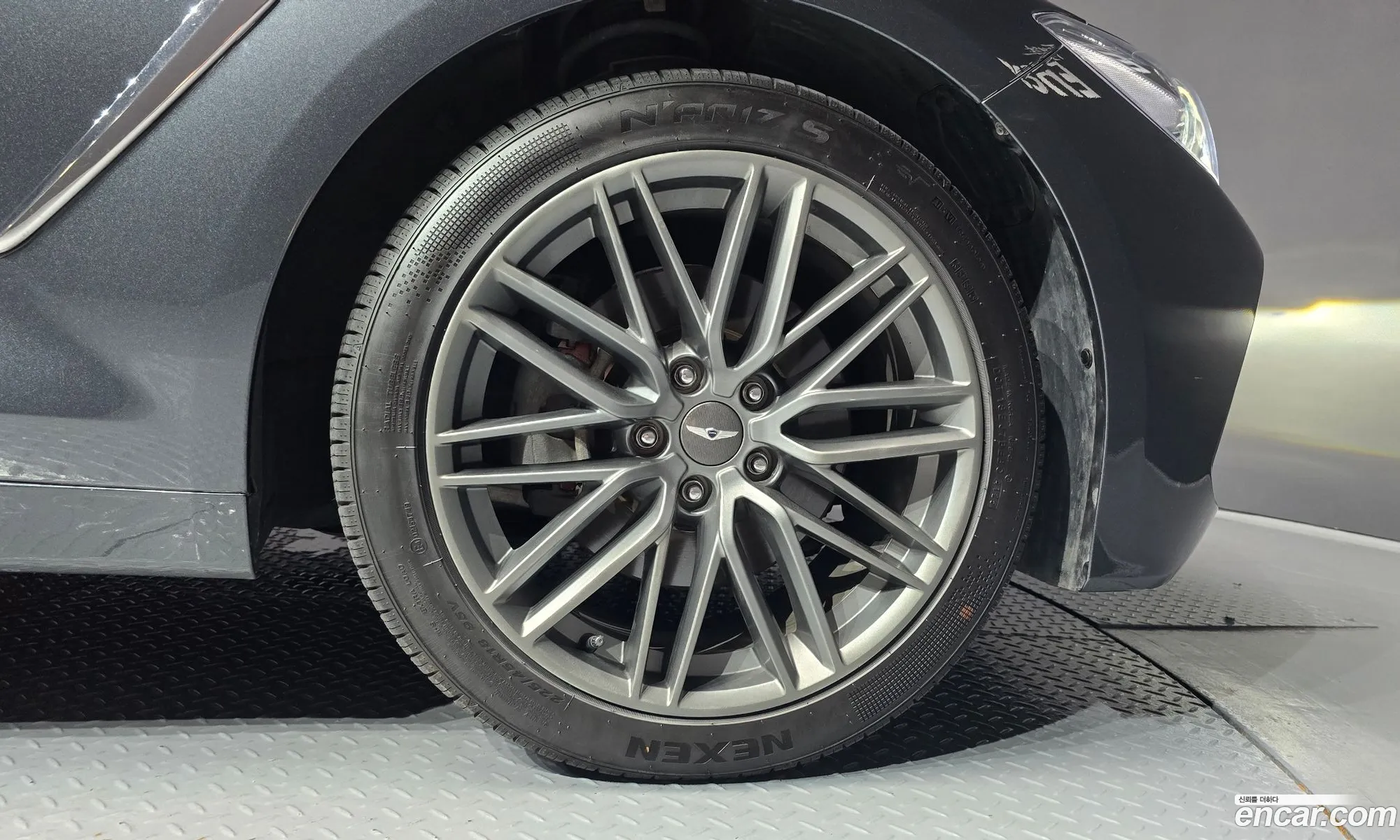 Genesis G70 2018 — 11