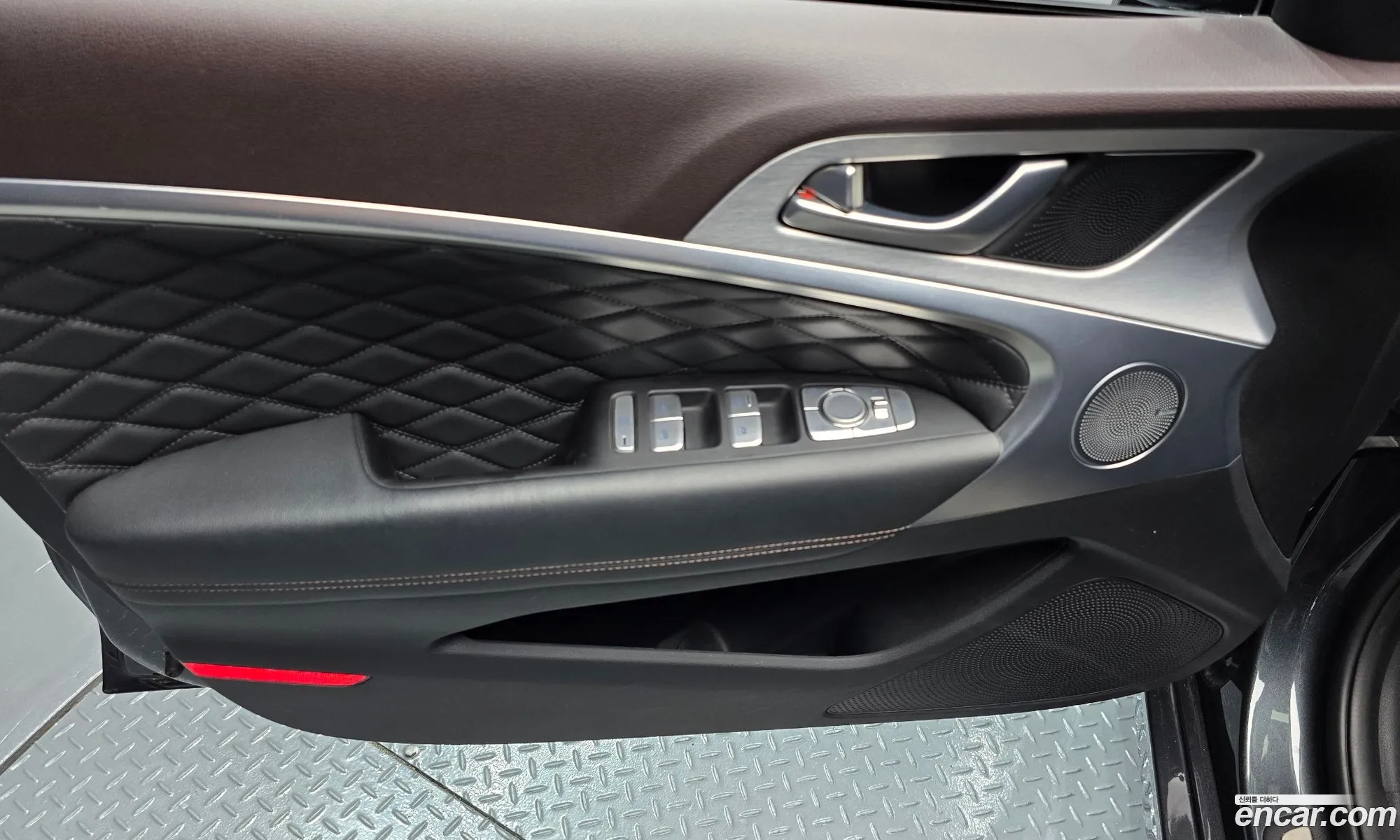 Genesis G70 2018 — 16
