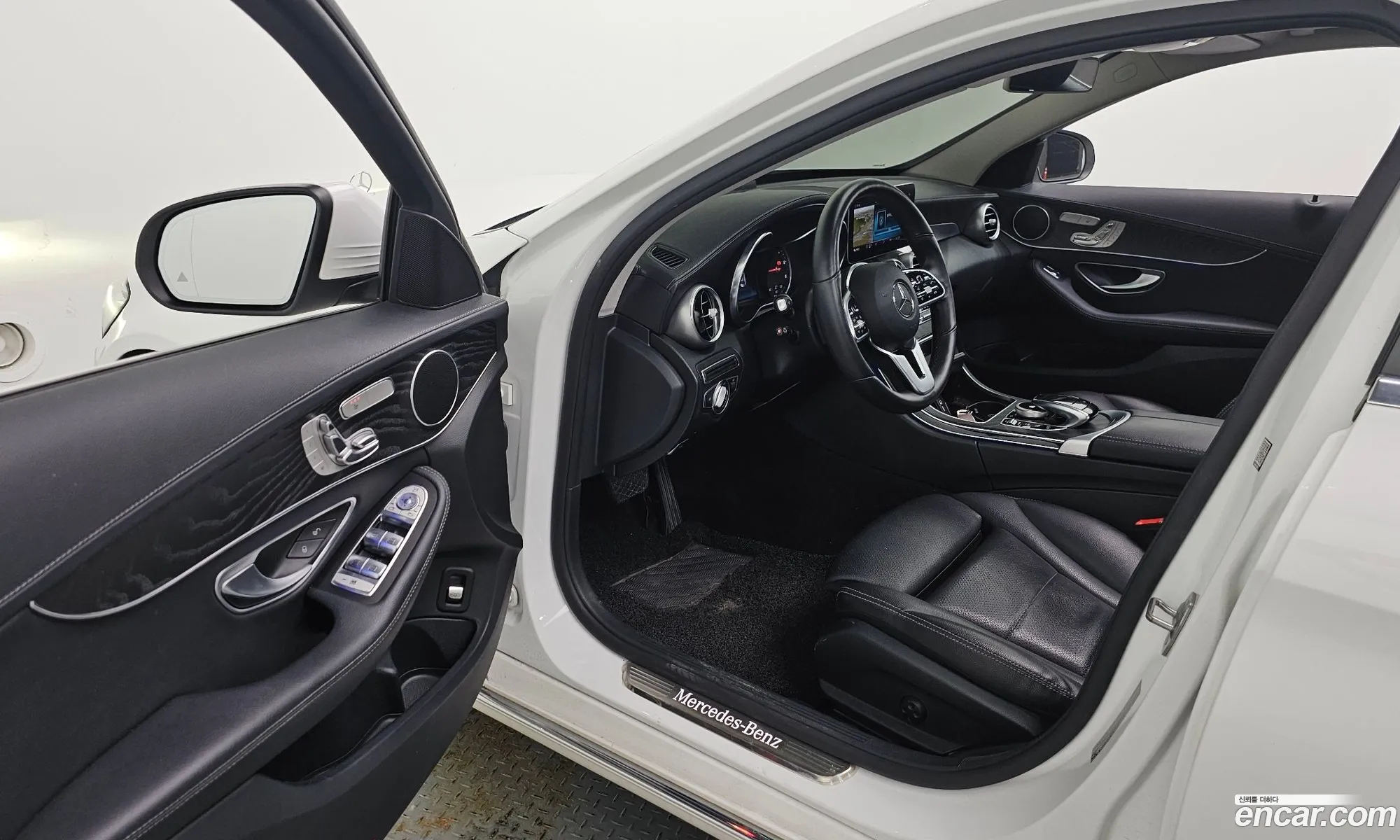 Mercedes-Benz C-Class W205 2019 — 19