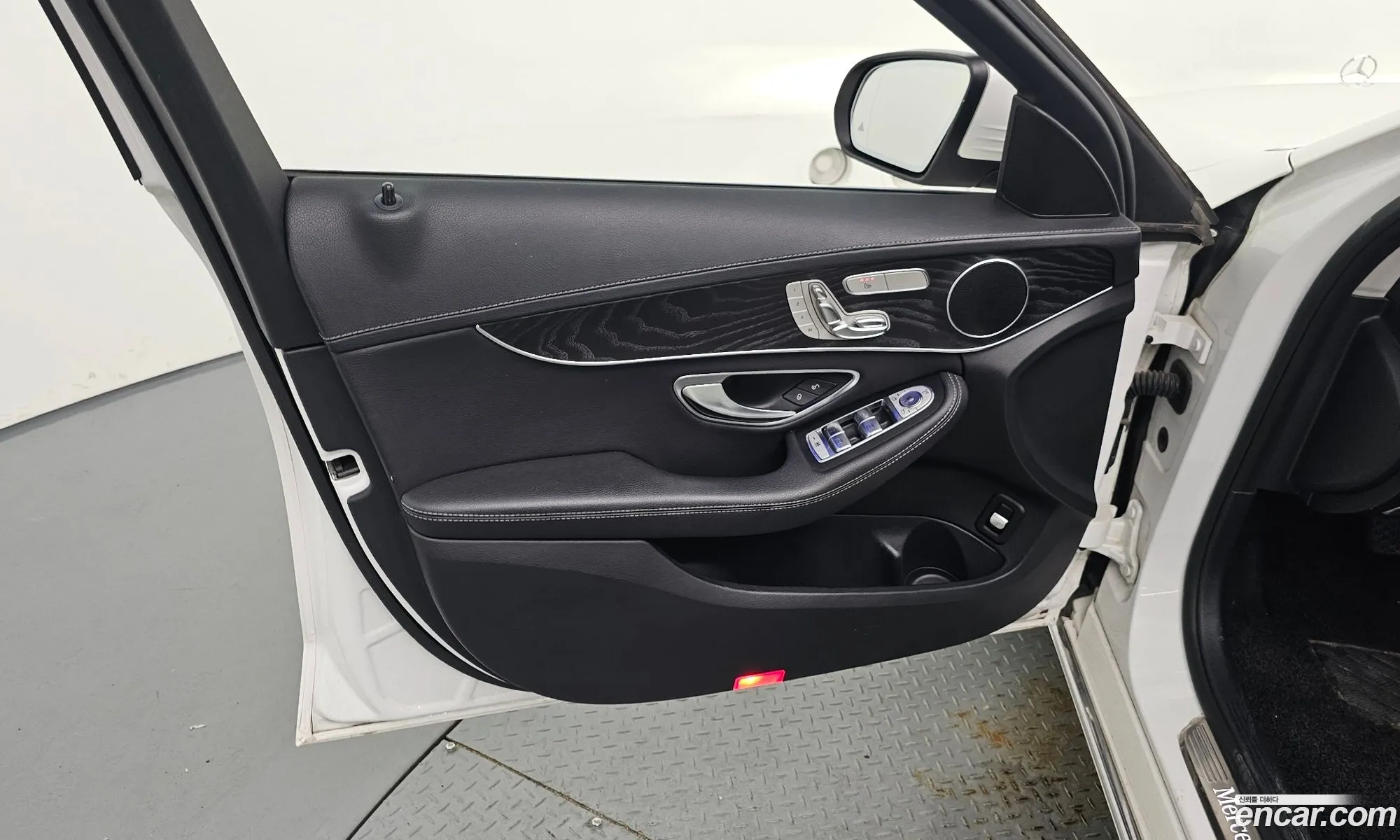 Mercedes-Benz C-Class W205 2019 — 27