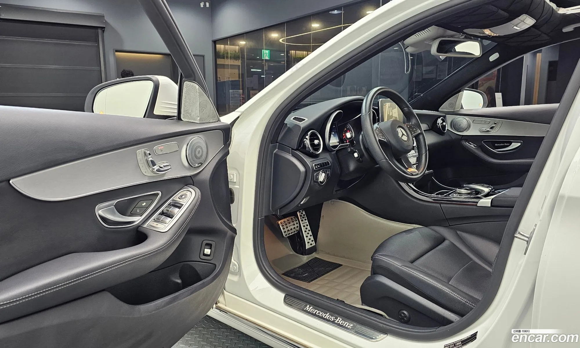 Mercedes-Benz C-Class W205 2016 — 18