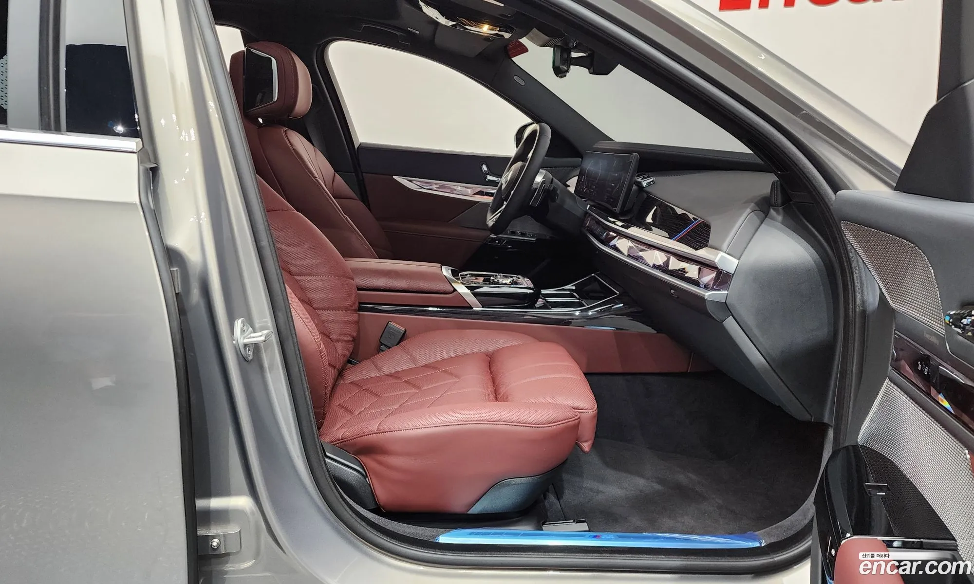 BMW 7 Series 2025 — 8