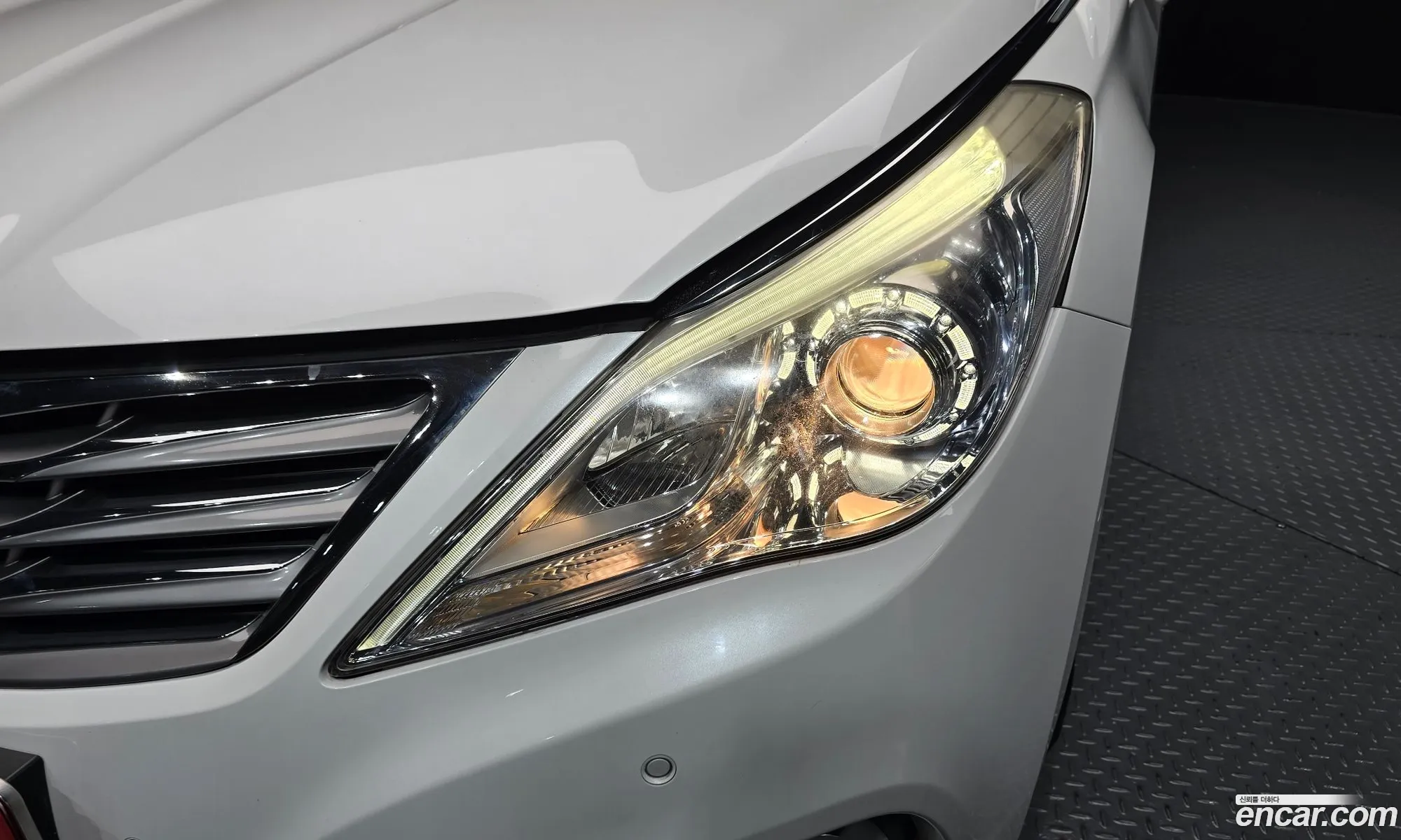 Hyundai Grandeur HG 2012 — 32