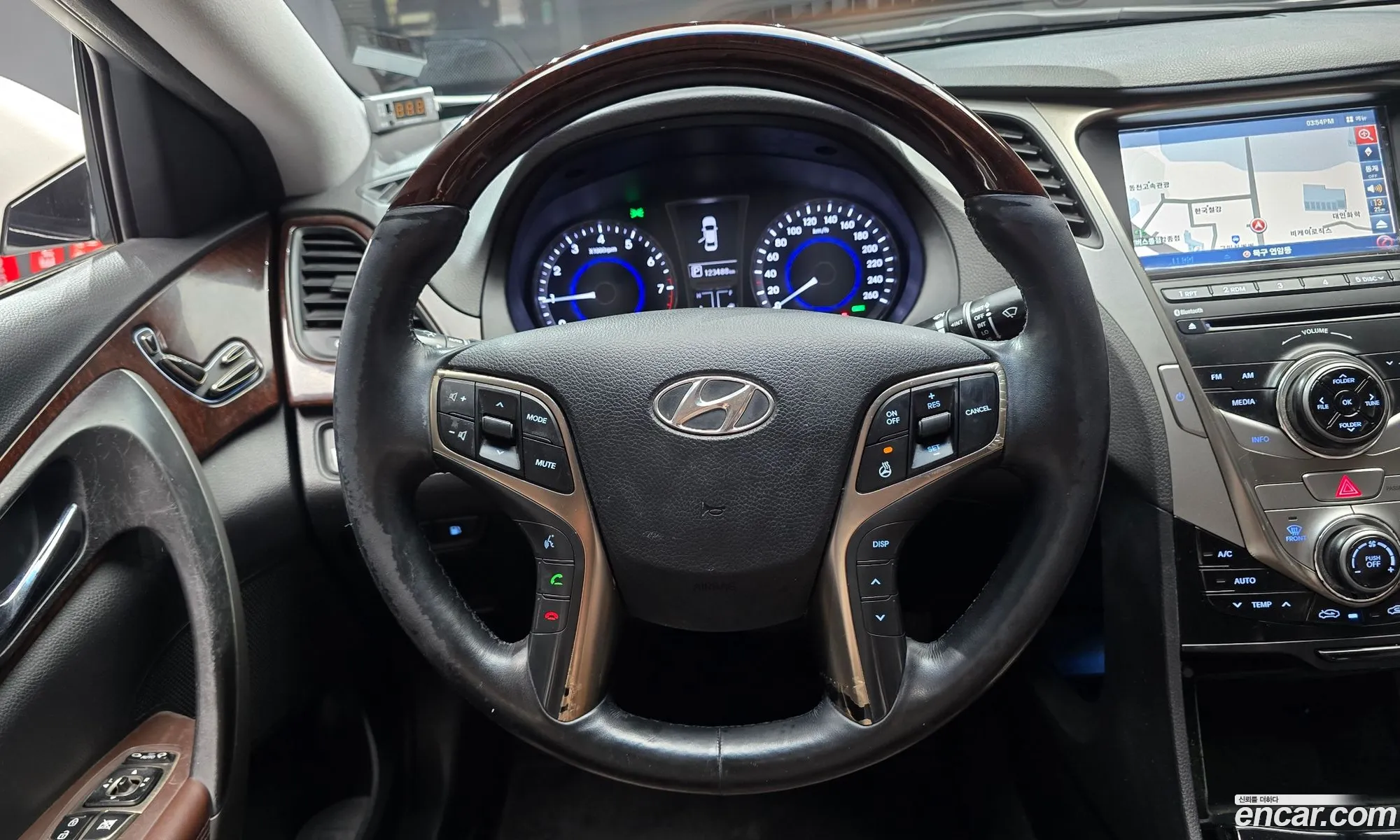 Hyundai Grandeur HG 2012 — 16