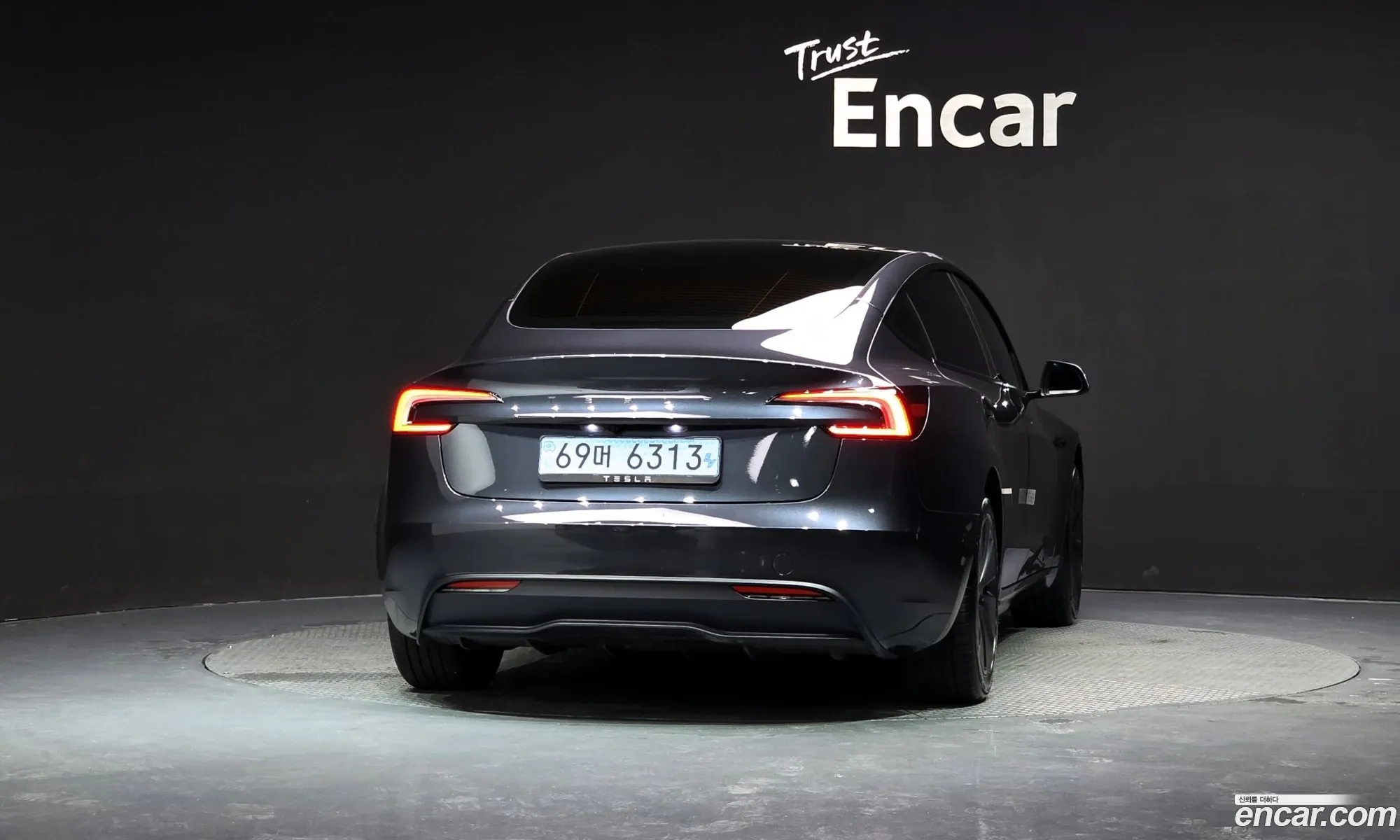 Tesla Model 3 2025 LRW3E7FSXSC600975 — 32